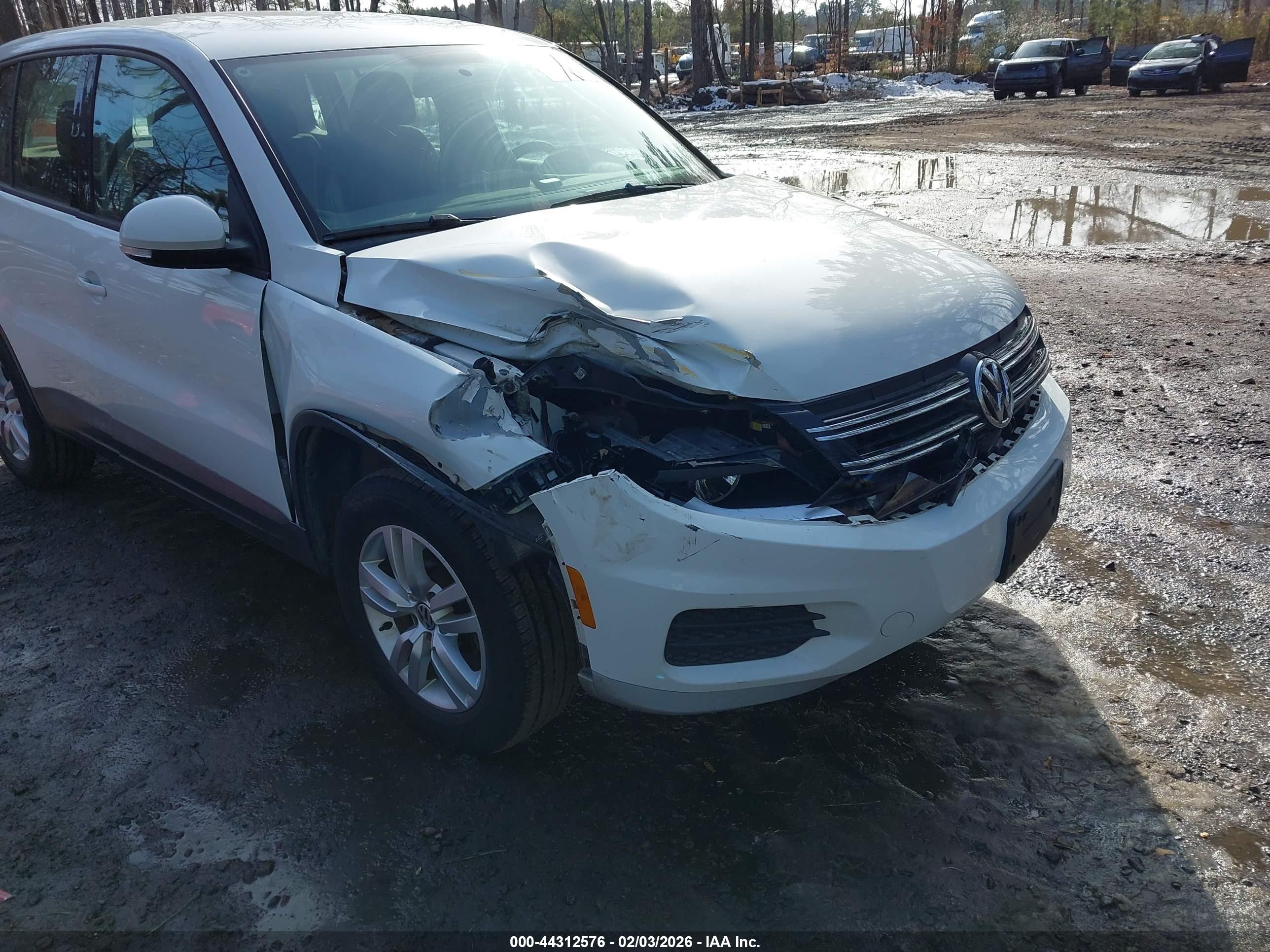 VOLKSWAGEN TIGUAN image 6