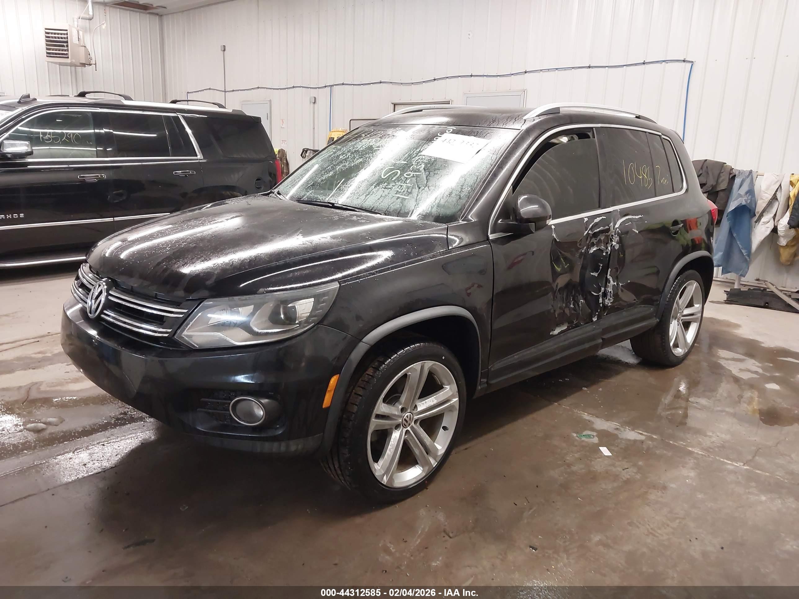 VOLKSWAGEN TIGUAN image 2