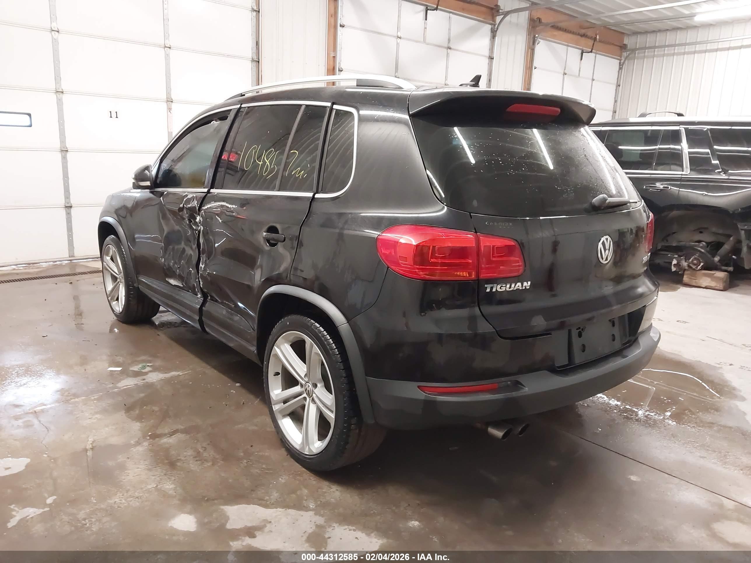 VOLKSWAGEN TIGUAN image 3