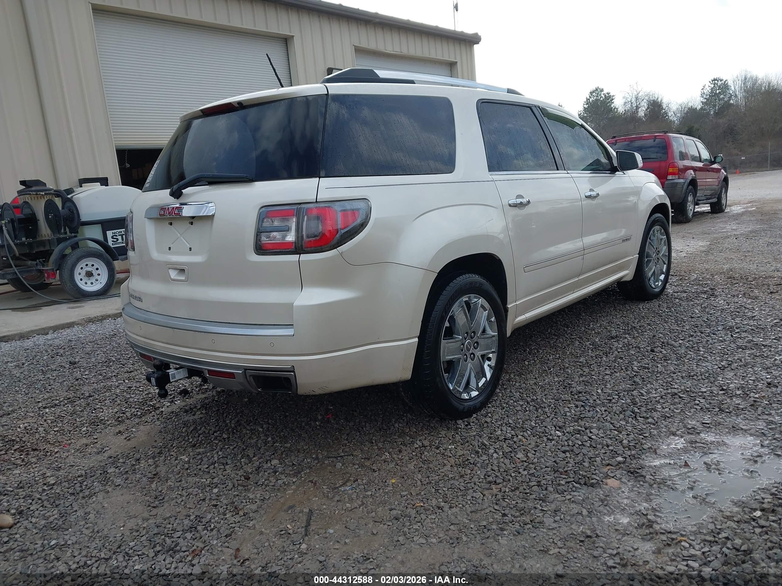 GMC ACADIA image 4