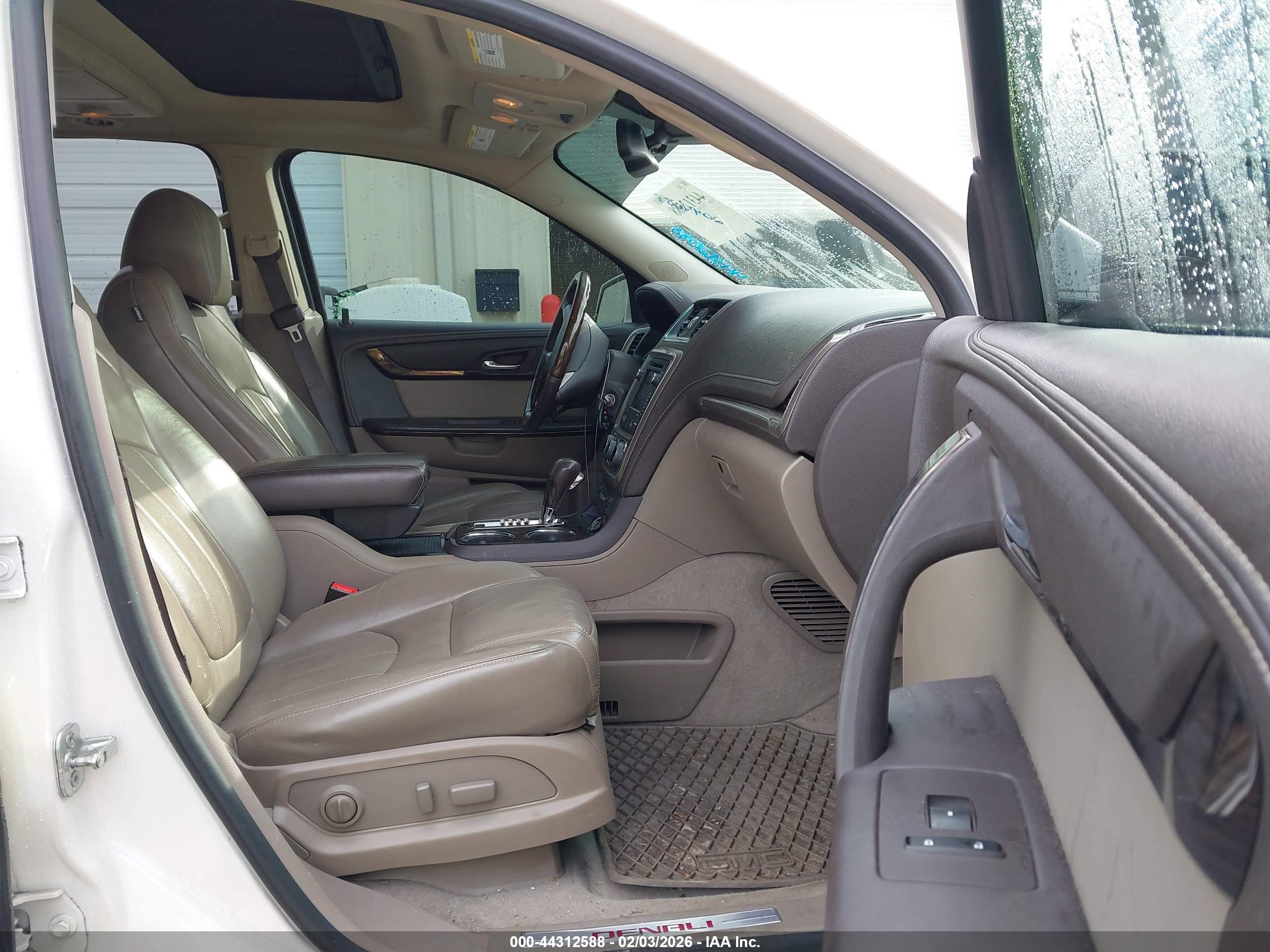 GMC ACADIA image 5