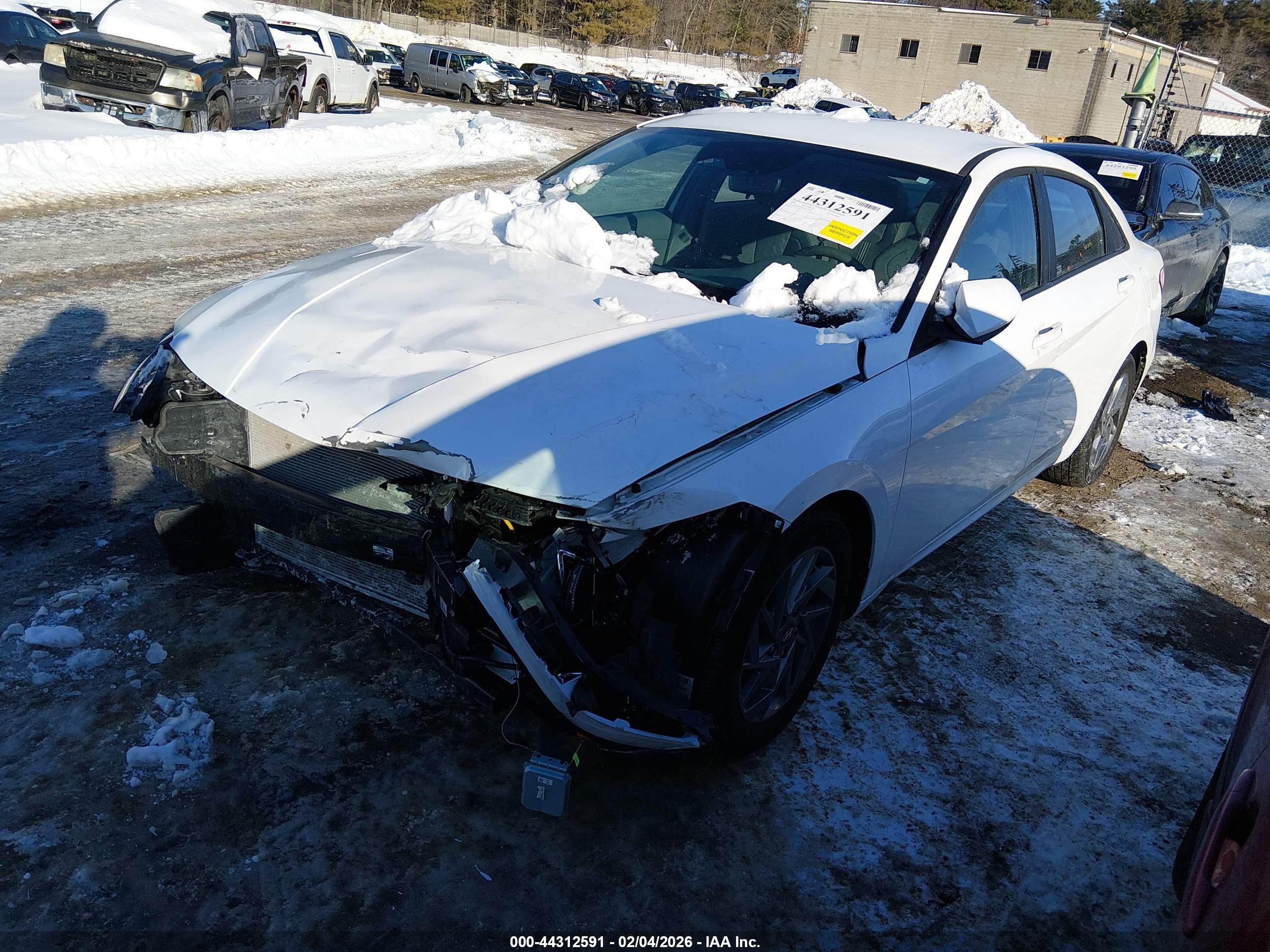 HYUNDAI ELANTRA image 2