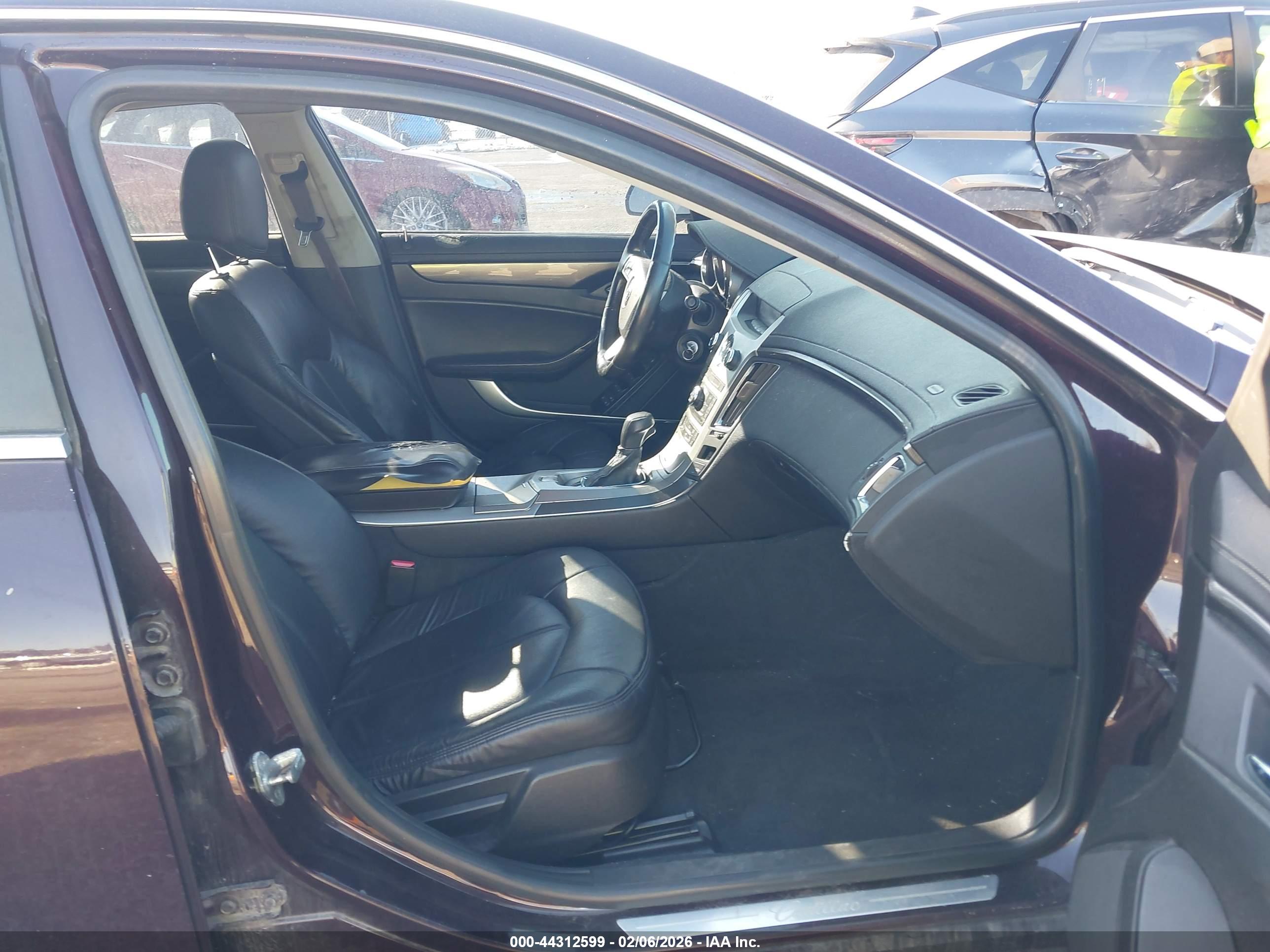 CADILLAC CTS image 5