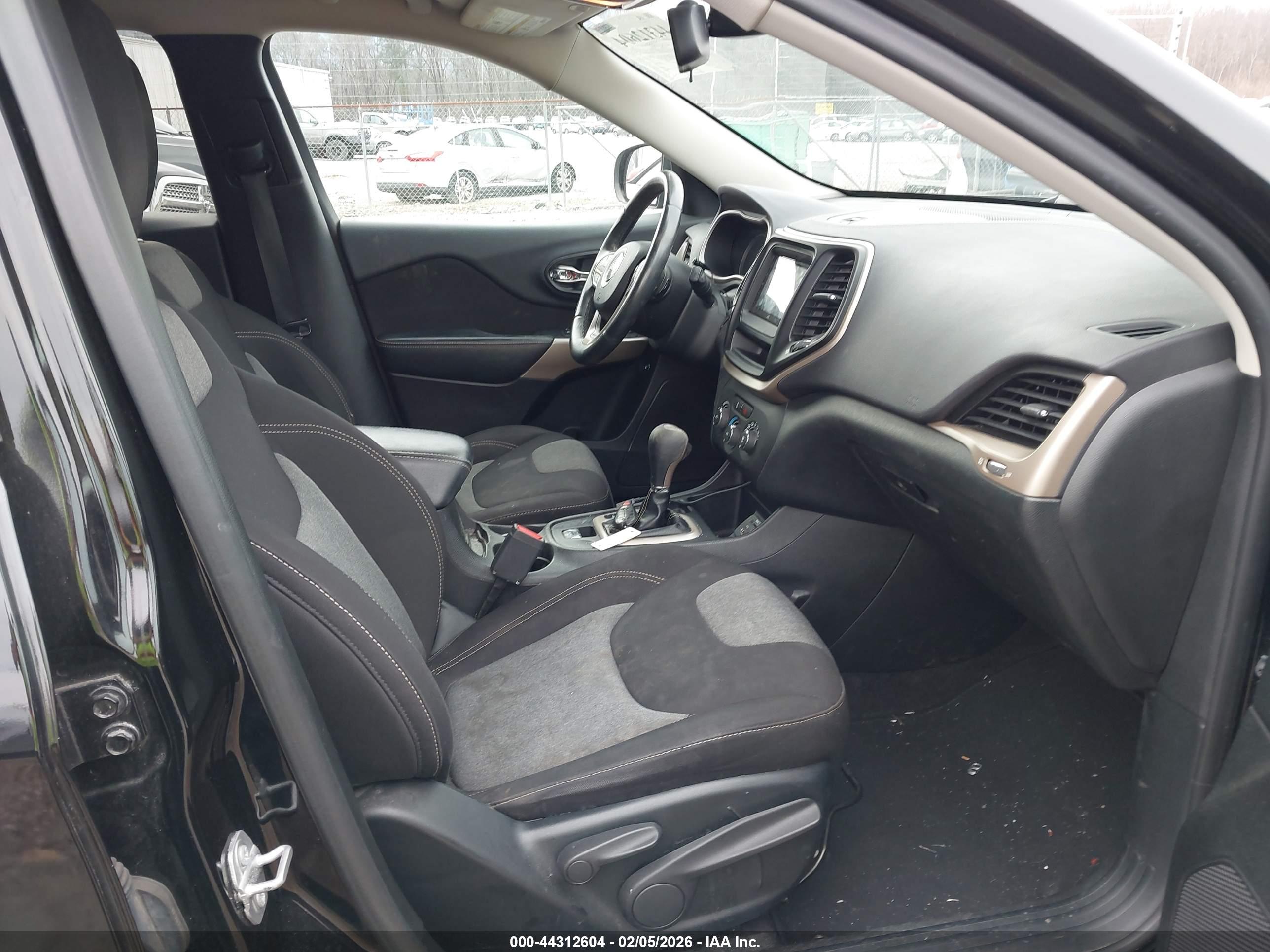 JEEP CHEROKEE image 5