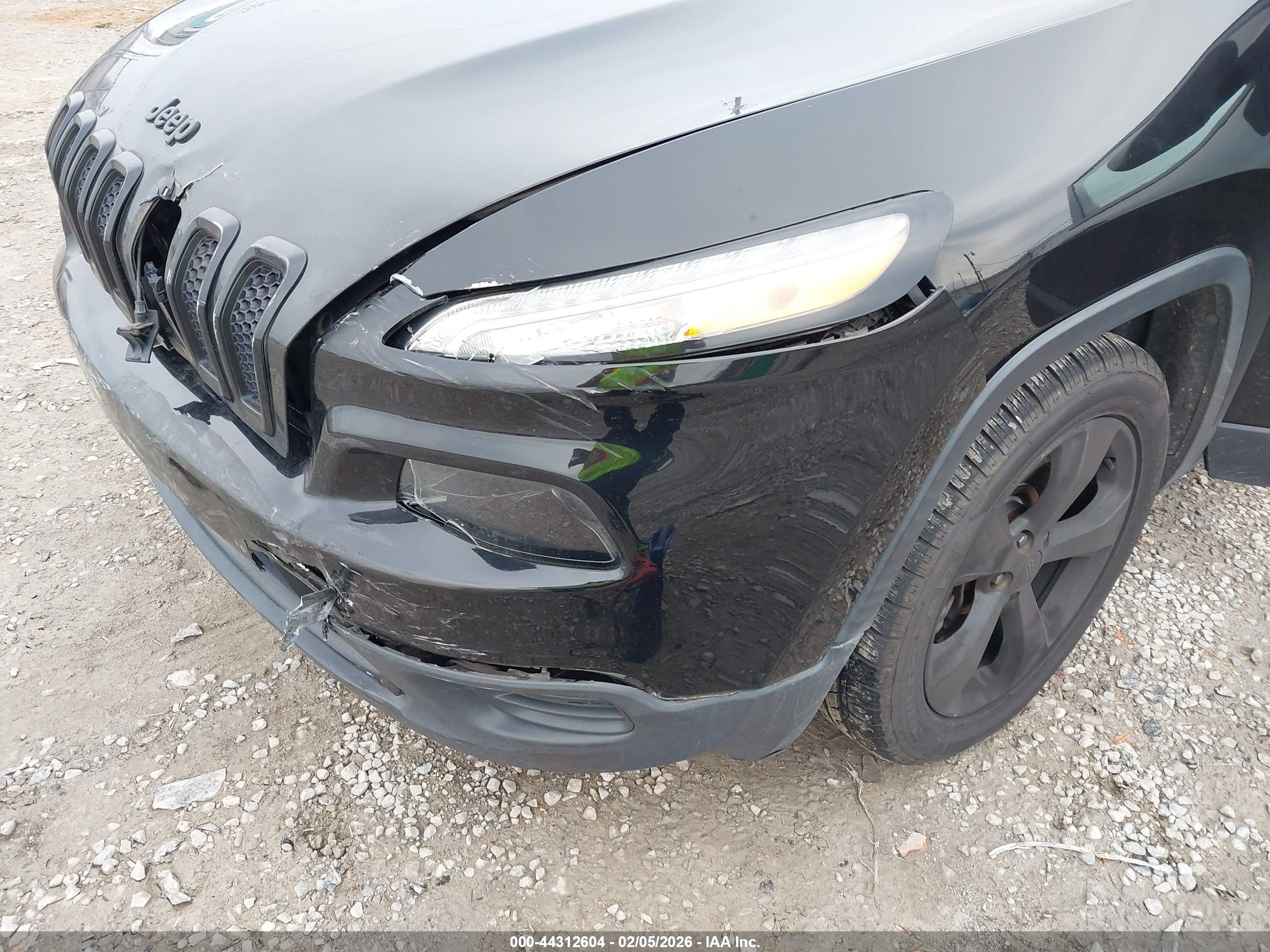JEEP CHEROKEE image 6