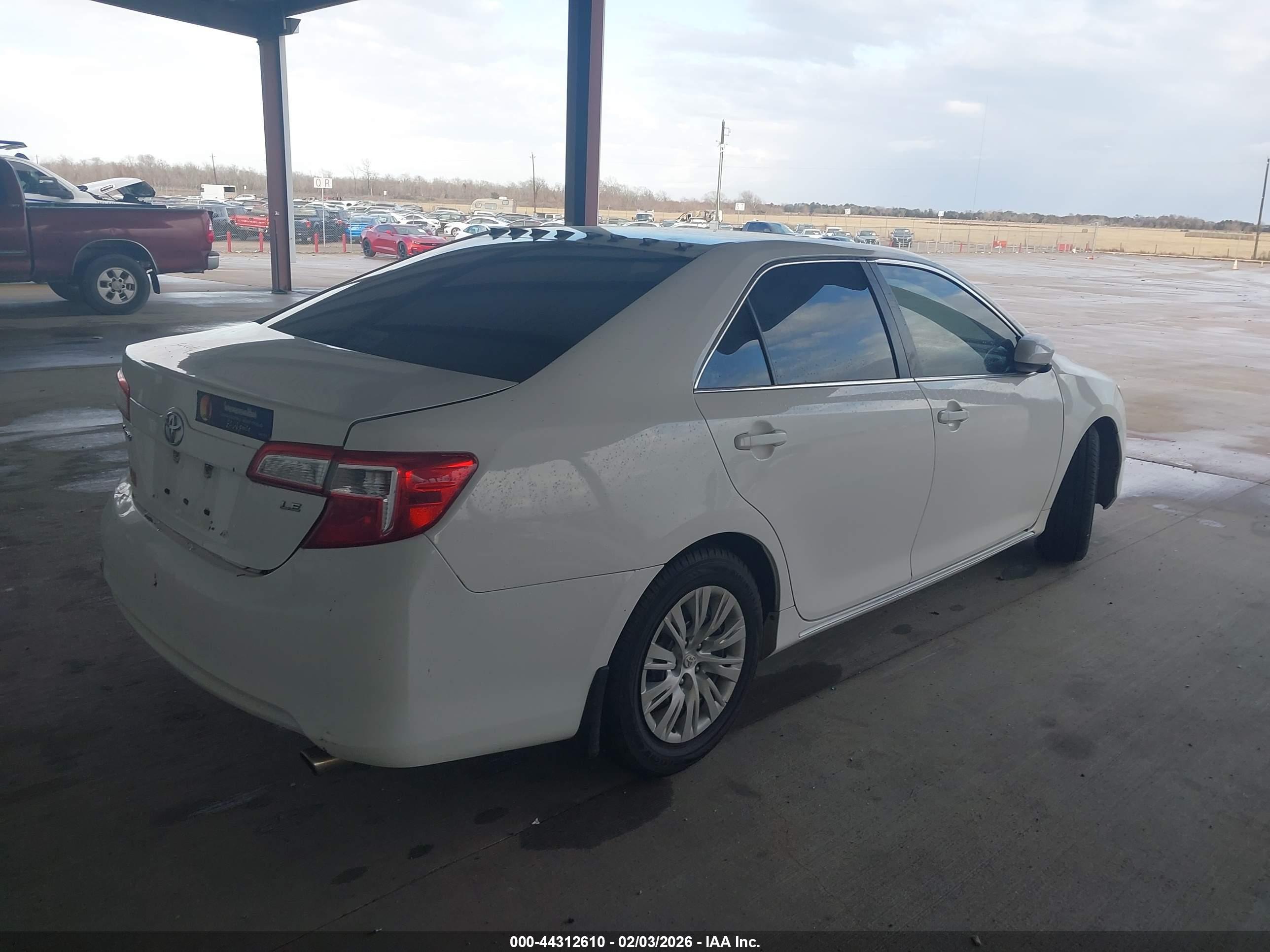 TOYOTA CAMRY image 4