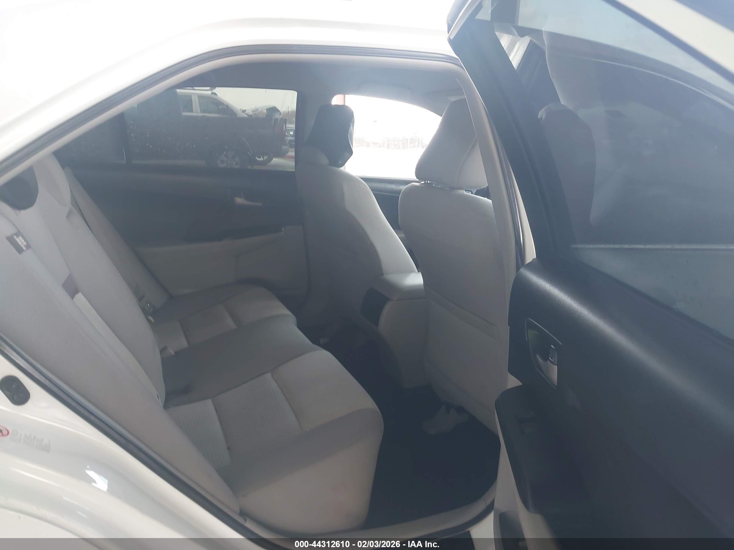 TOYOTA CAMRY image 8