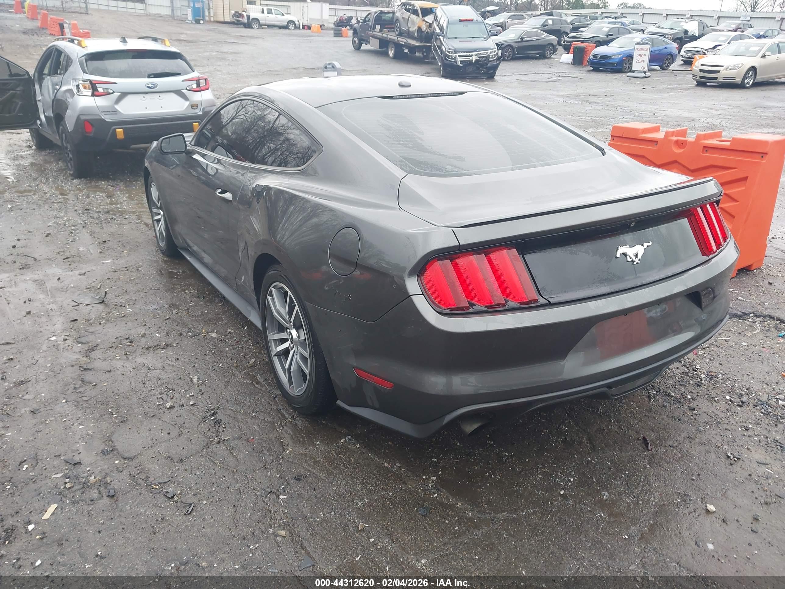 FORD MUSTANG image 3