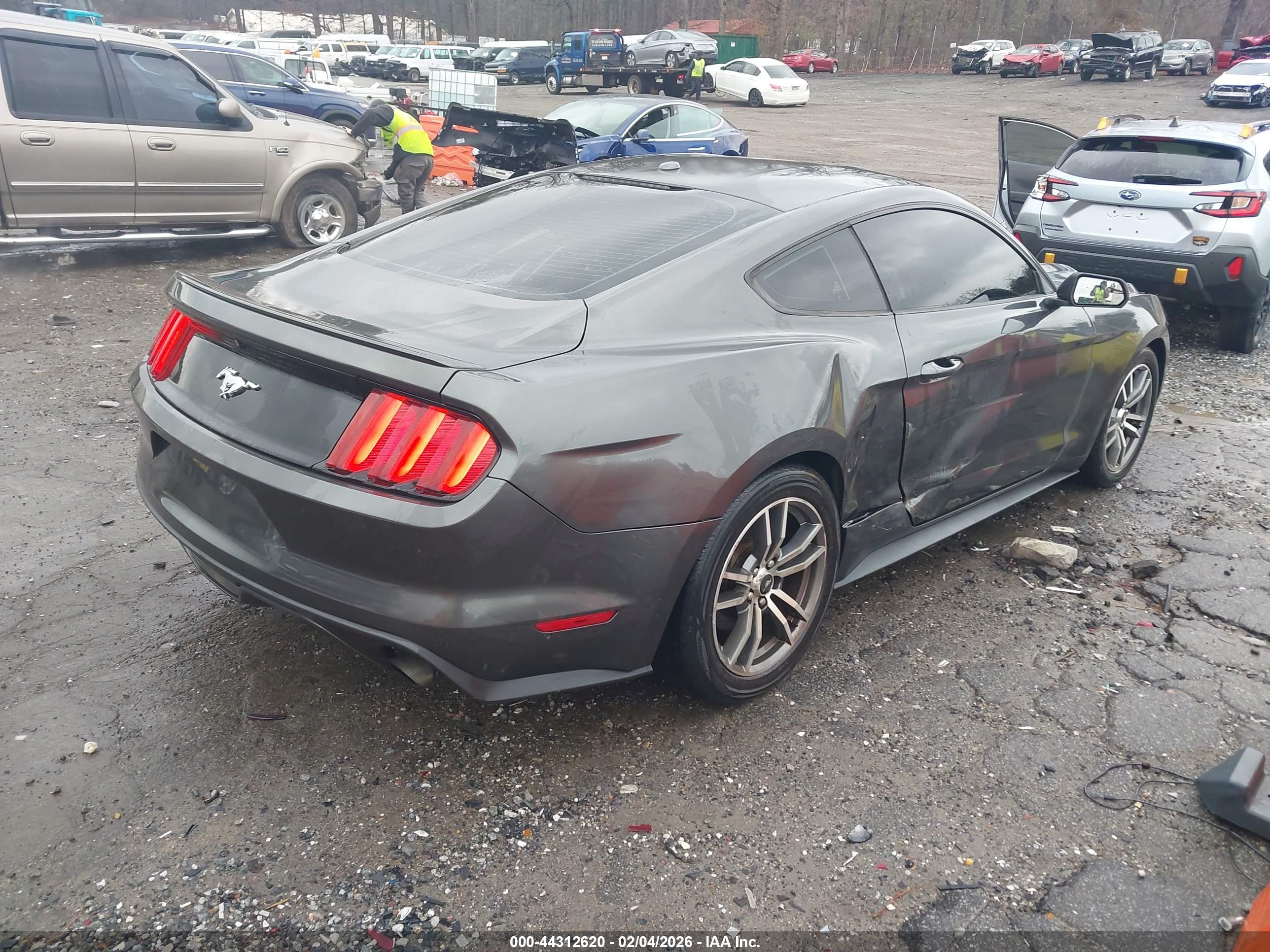FORD MUSTANG image 4
