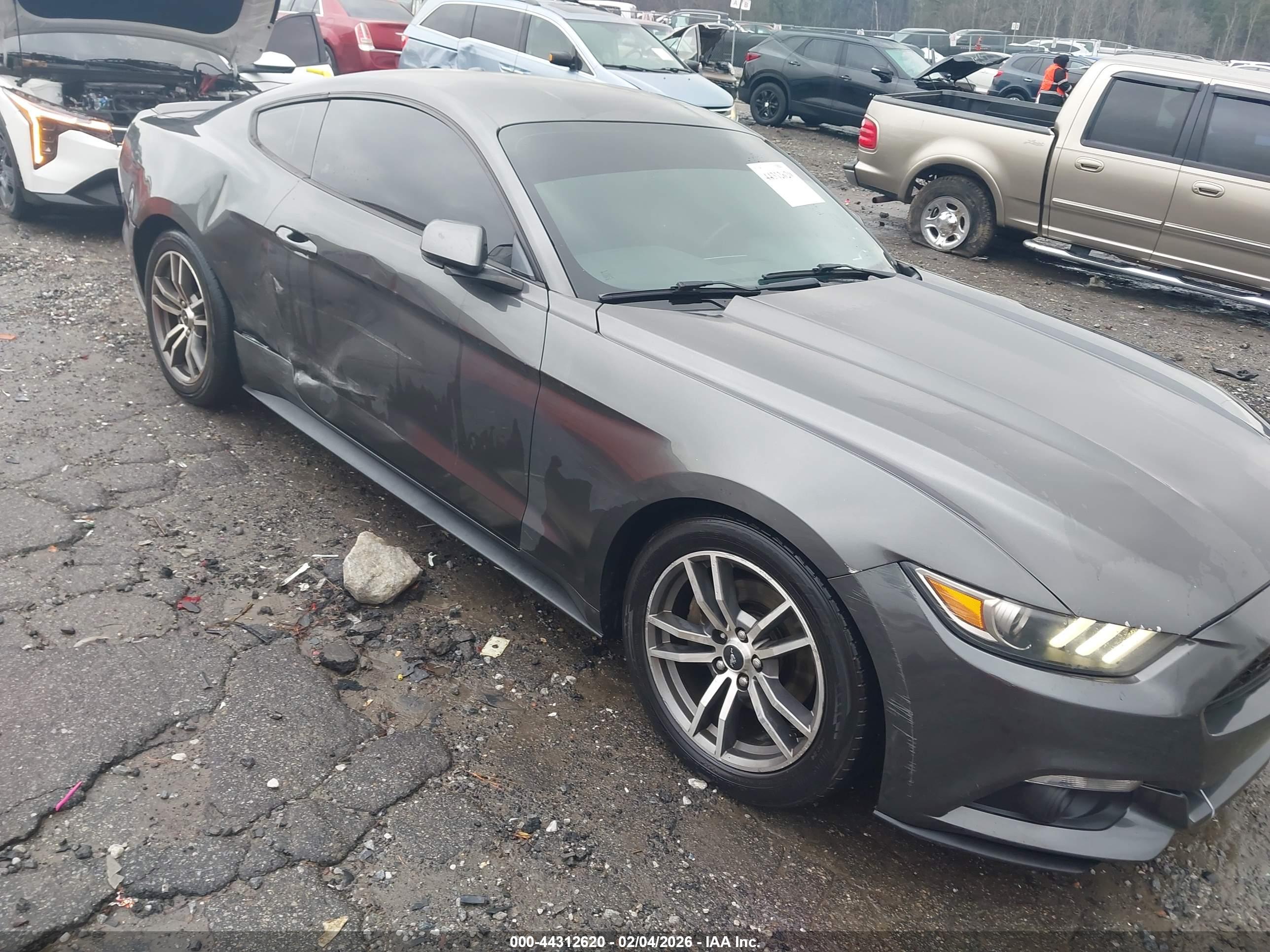 FORD MUSTANG image 6