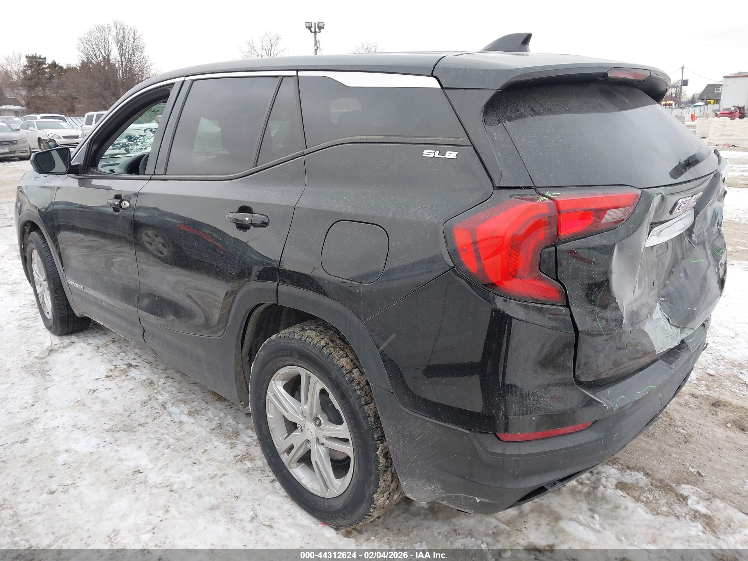 GMC TERRAIN image 3