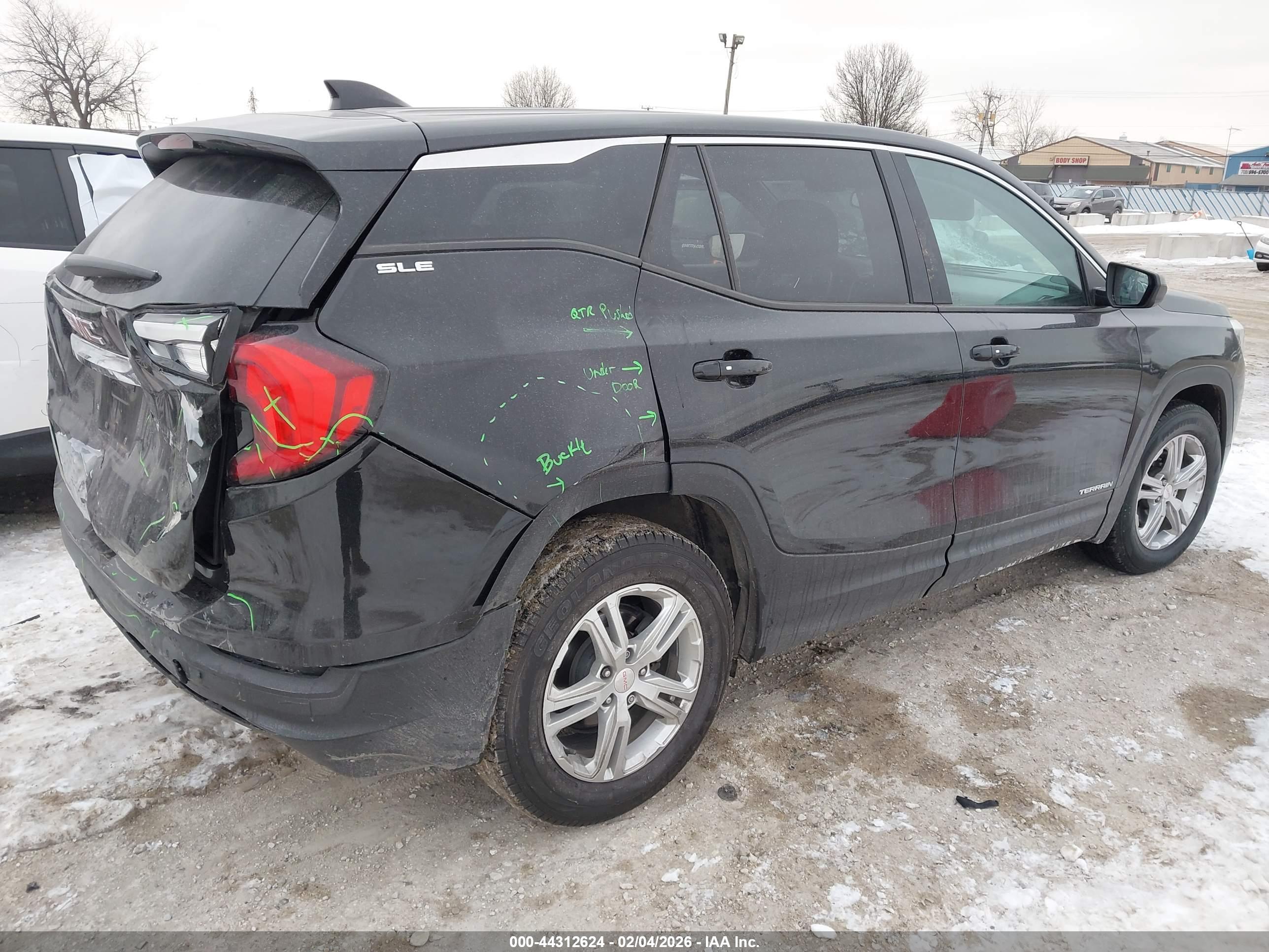GMC TERRAIN image 4