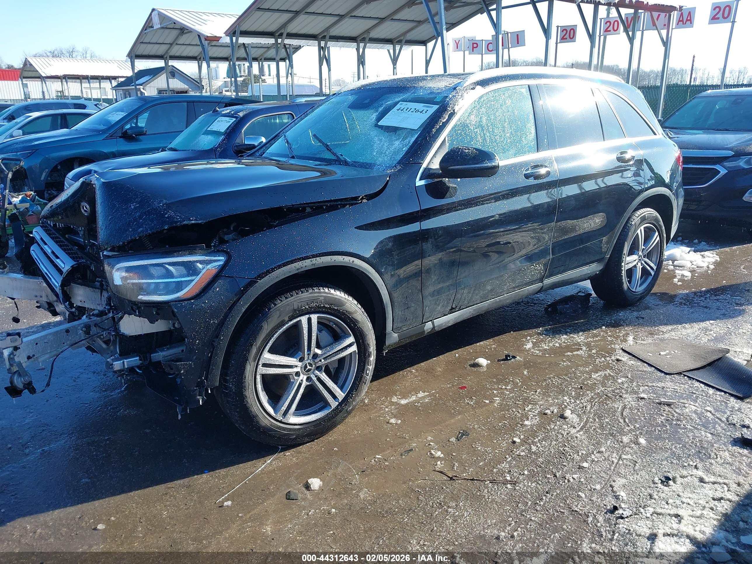 MERCEDES-BENZ GLC image 2
