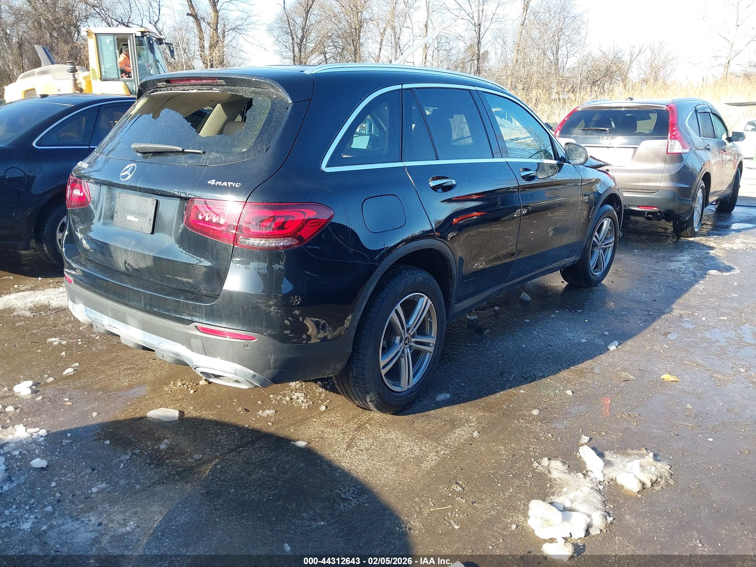 MERCEDES-BENZ GLC image 4