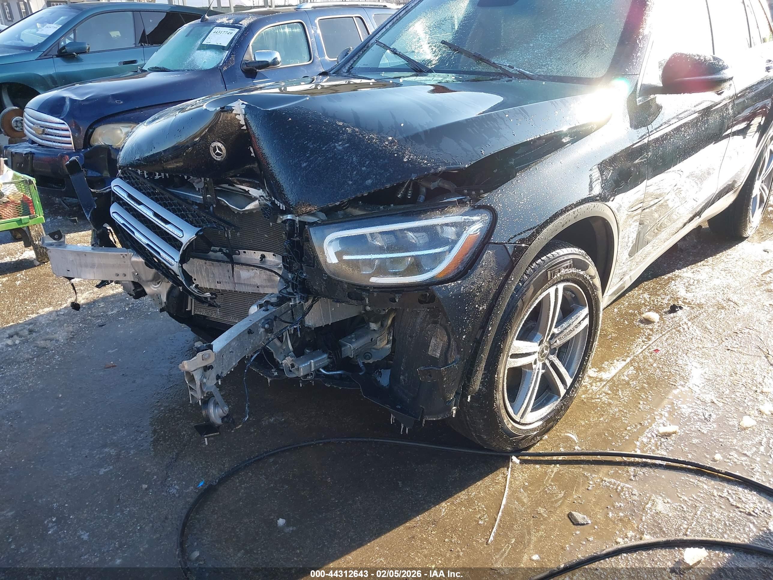 MERCEDES-BENZ GLC image 6