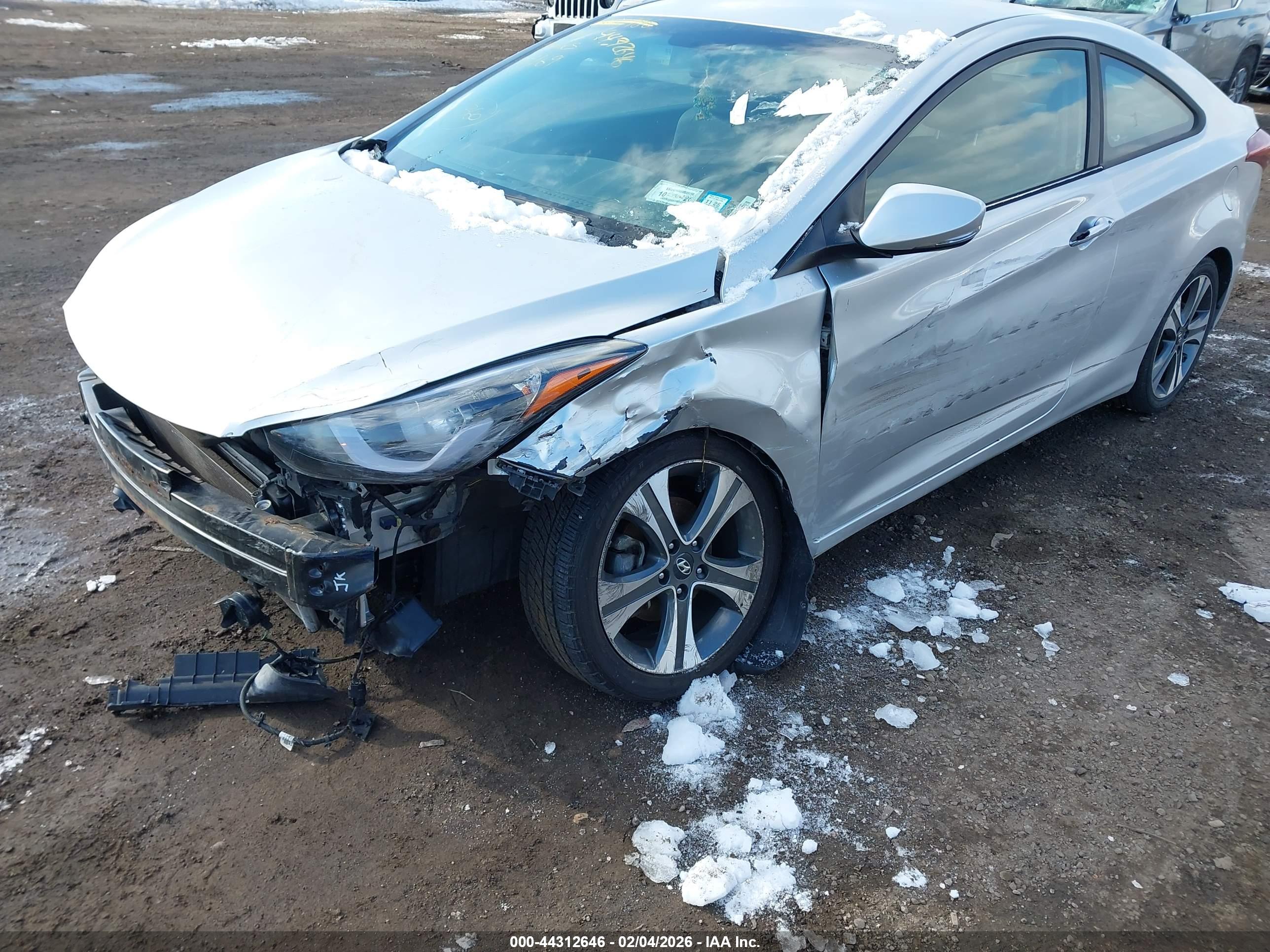 HYUNDAI ELANTRA image 6