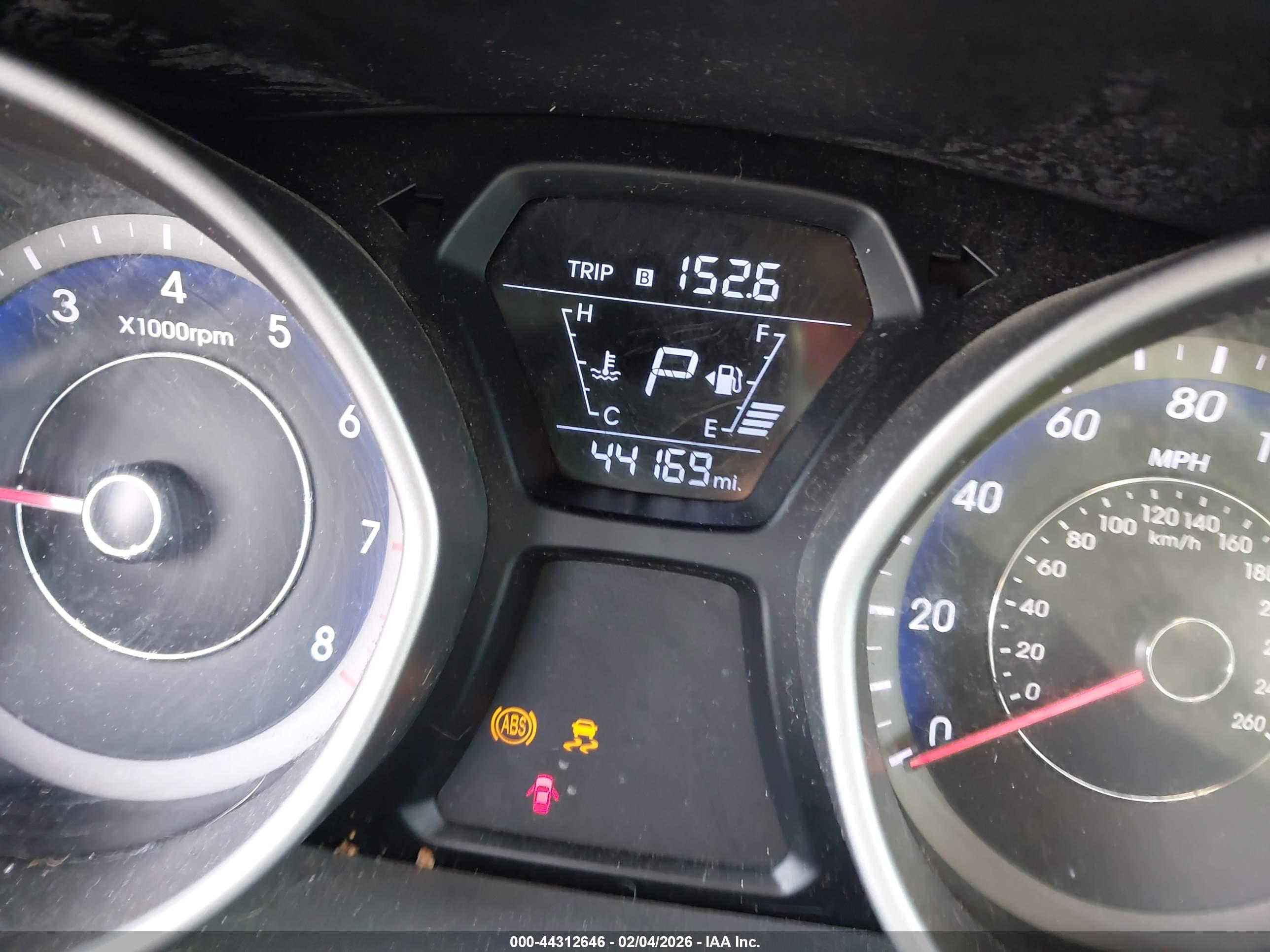 HYUNDAI ELANTRA image 7
