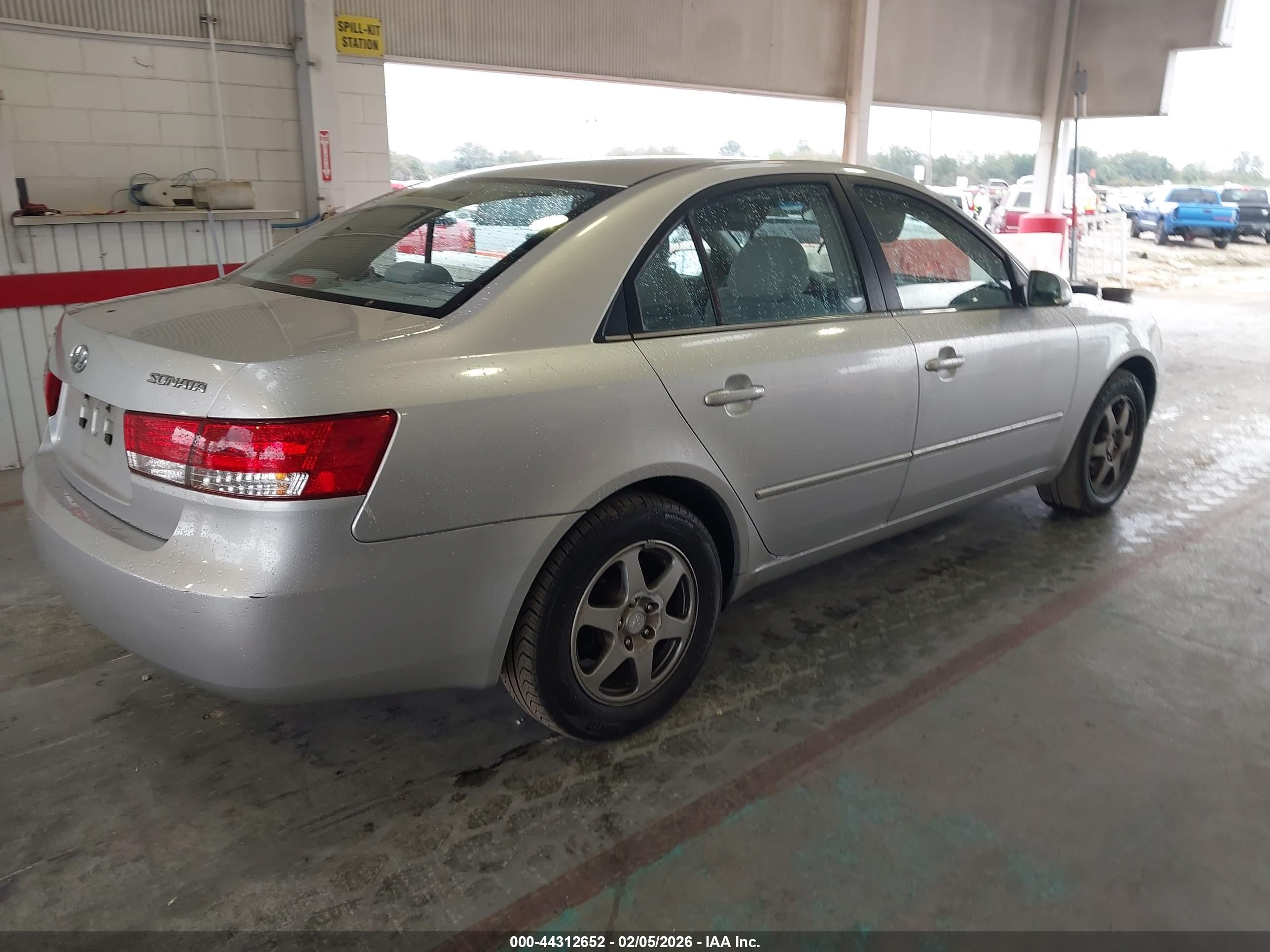 HYUNDAI SONATA image 4