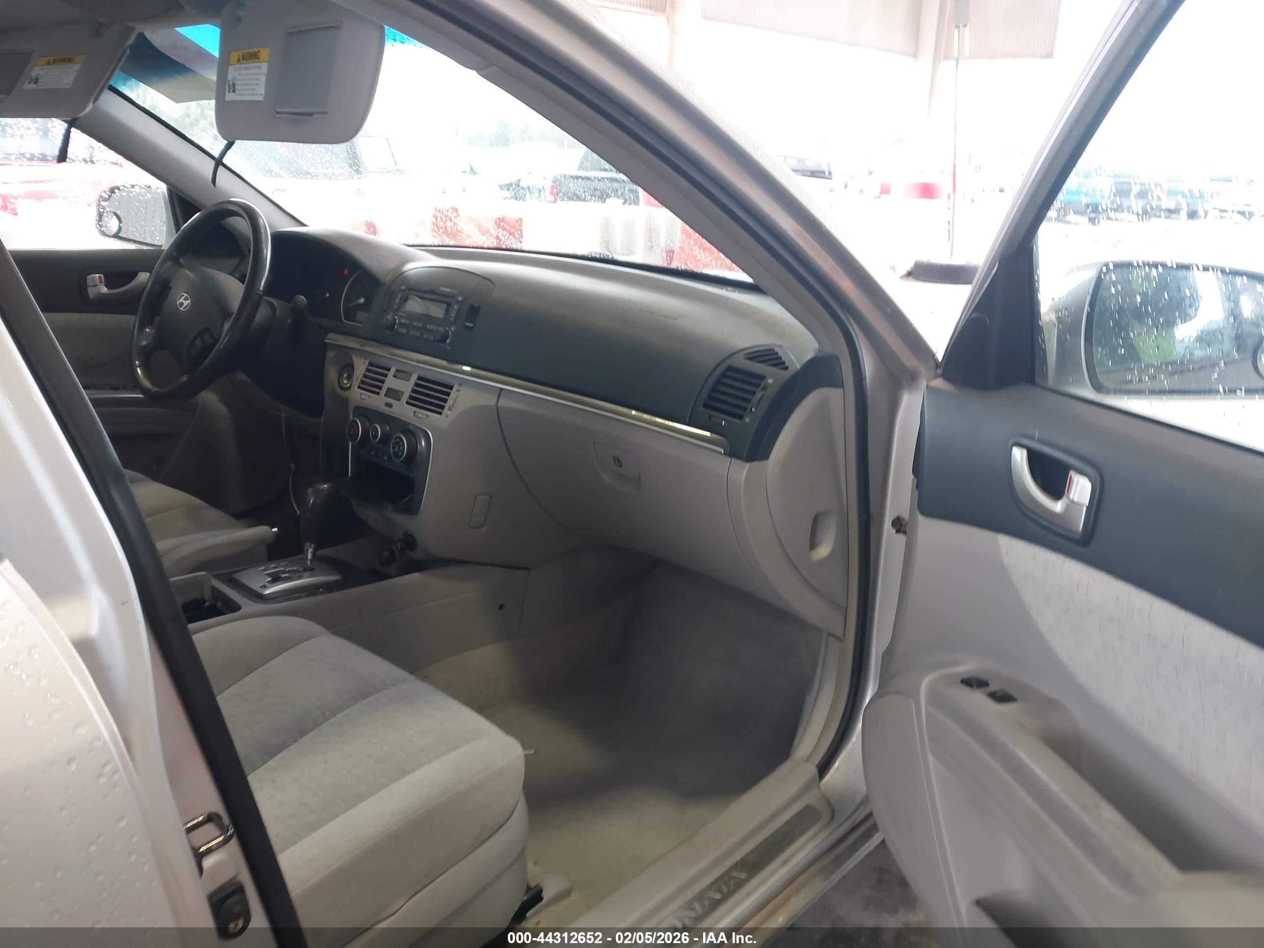 HYUNDAI SONATA image 5