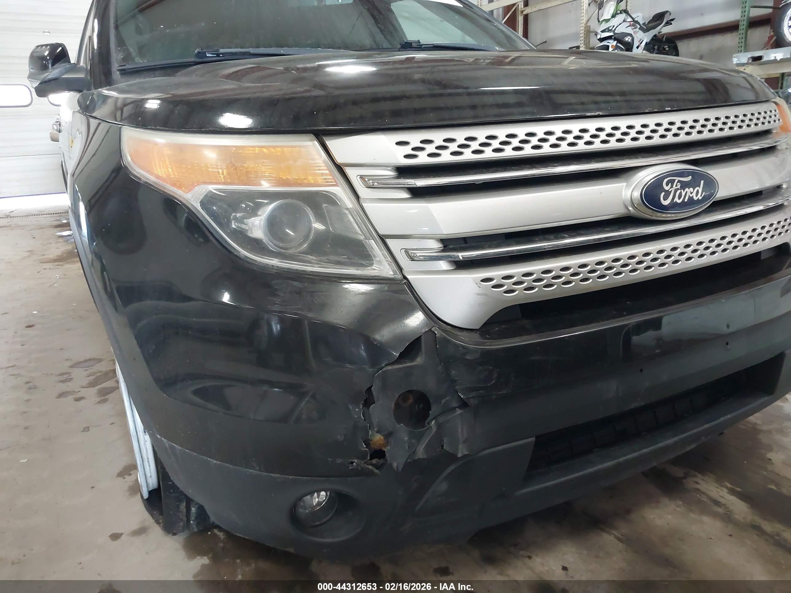 FORD EXPLORER image 6