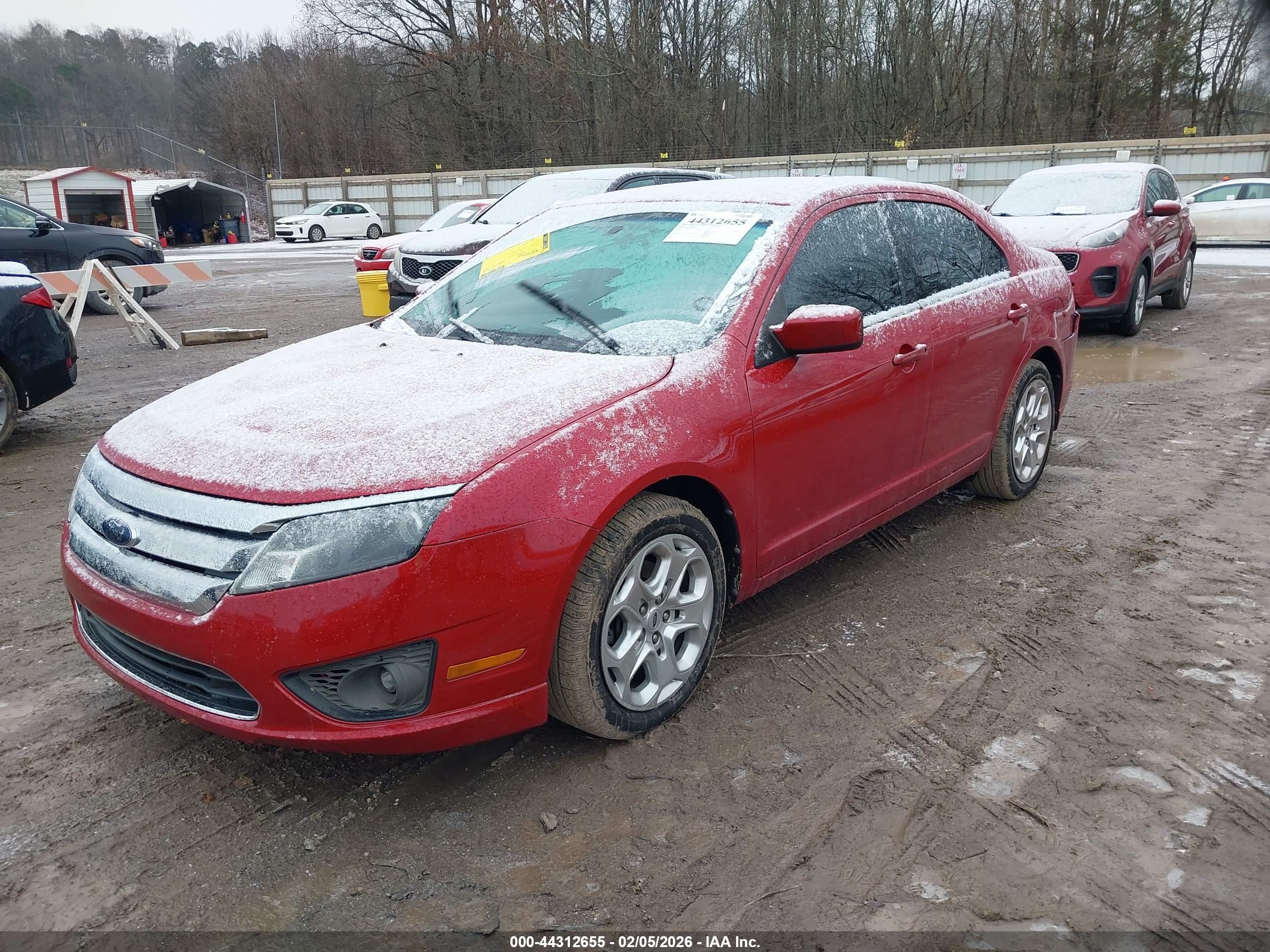 FORD FUSION image 2
