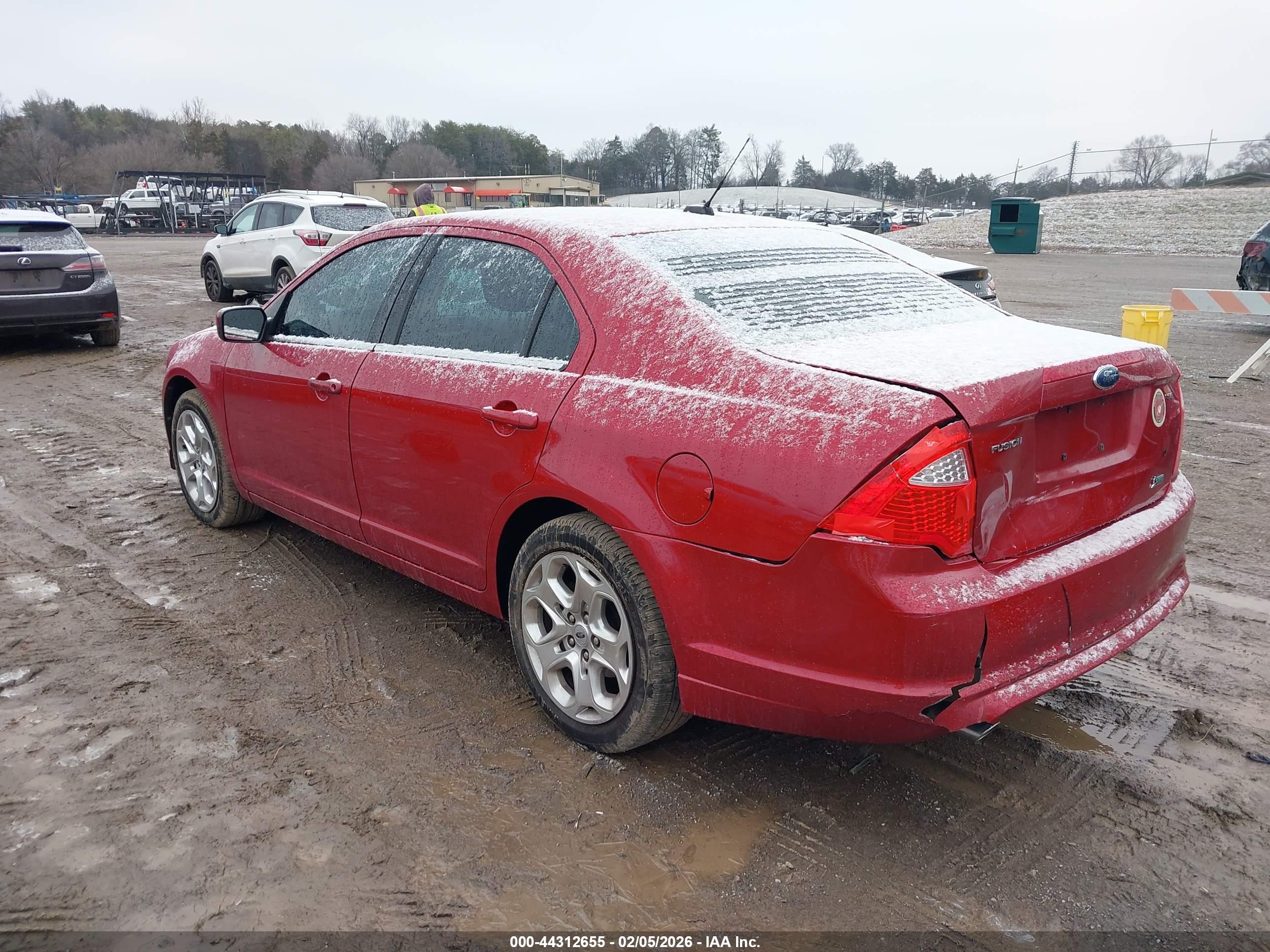 FORD FUSION image 3