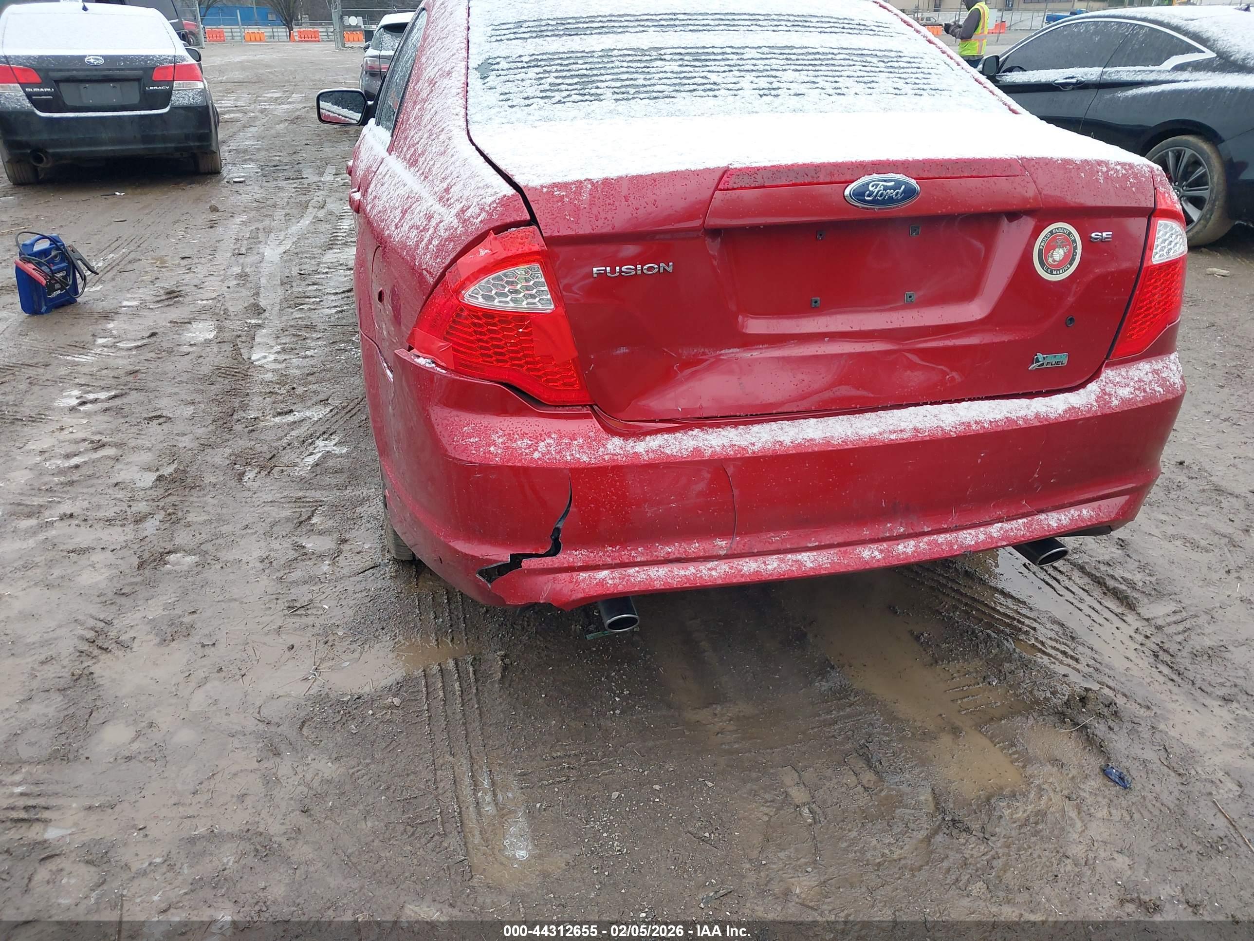 FORD FUSION image 6