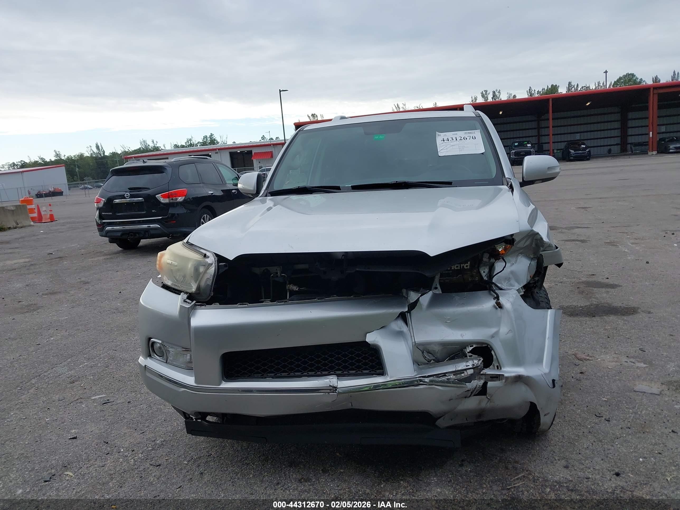 TOYOTA 4RUNNER image 6