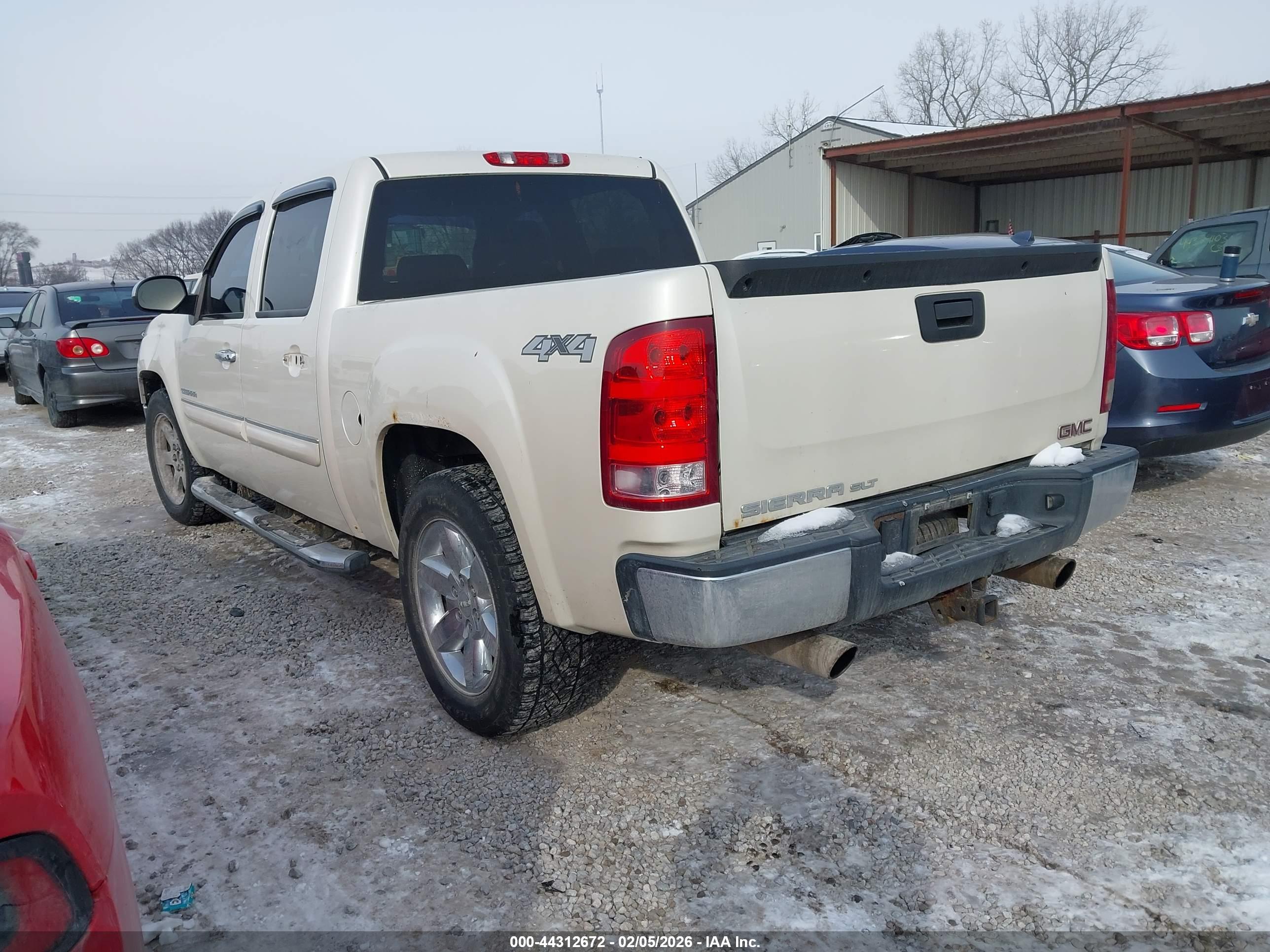 GMC SIERRA image 3