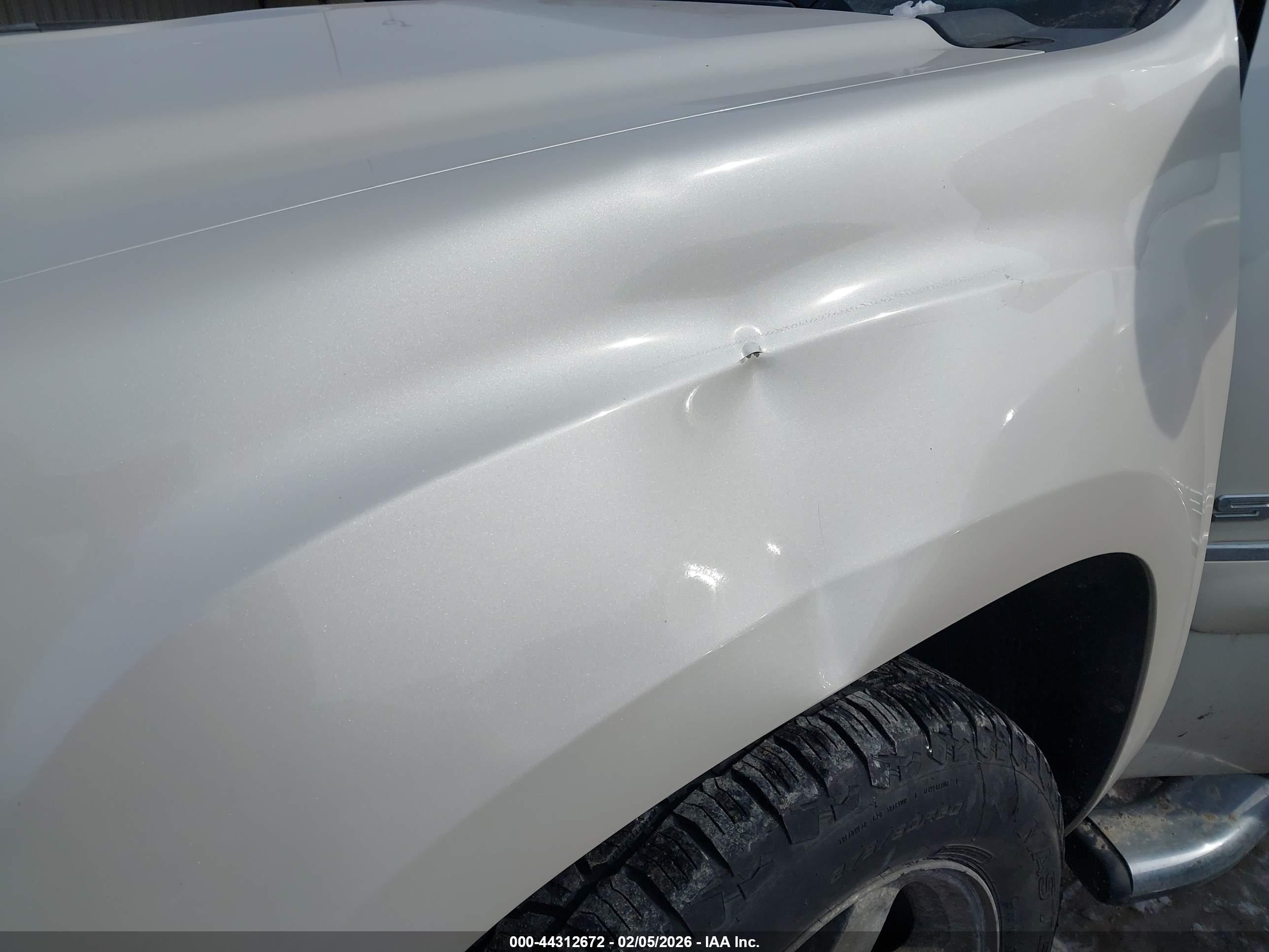 GMC SIERRA image 6