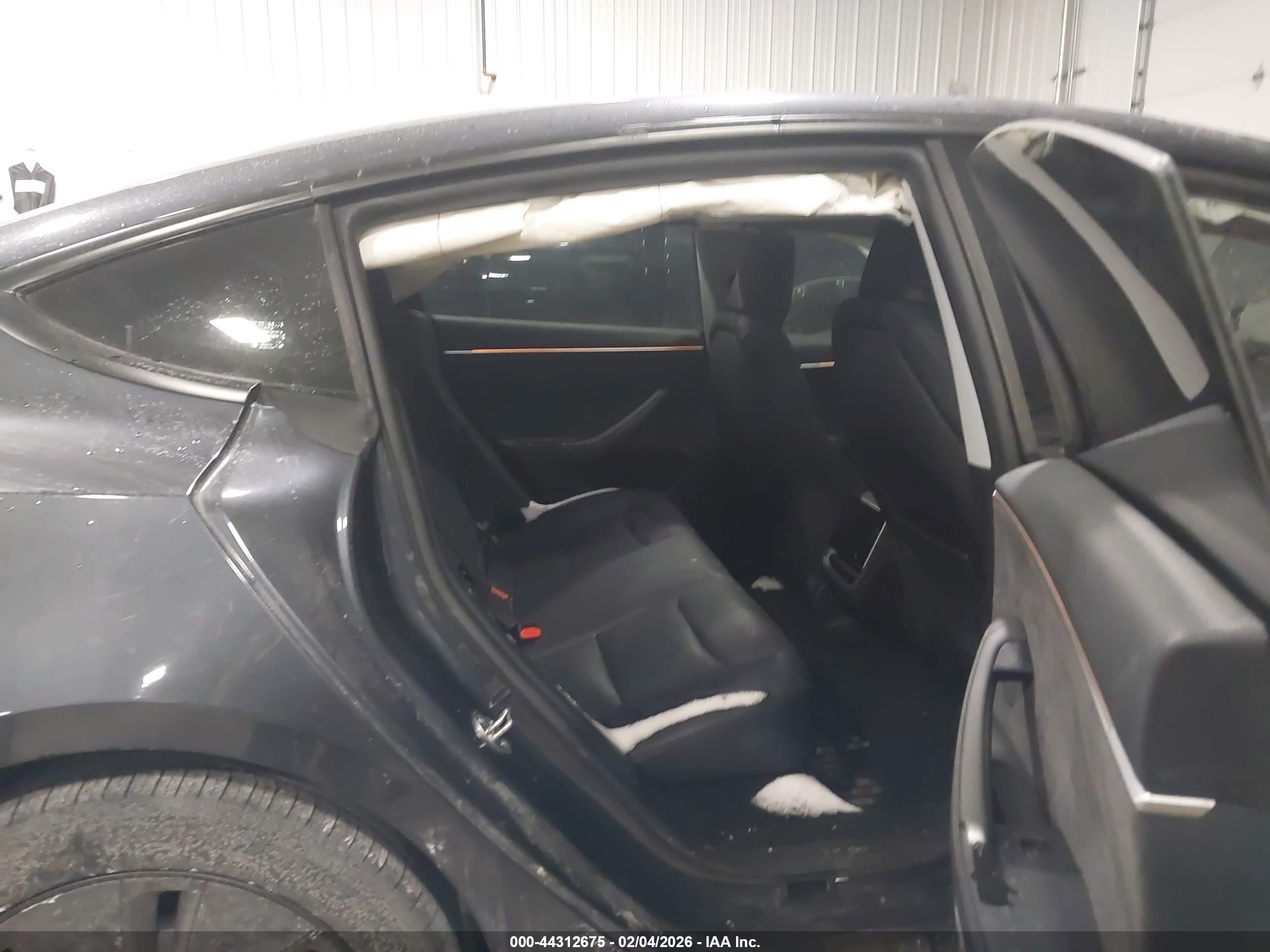 TESLA MODEL image 8
