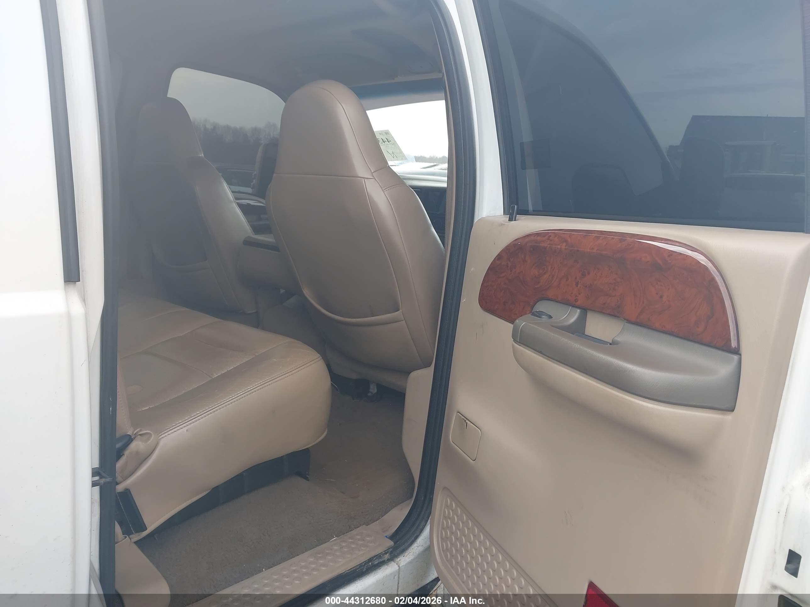 FORD F-250 image 8