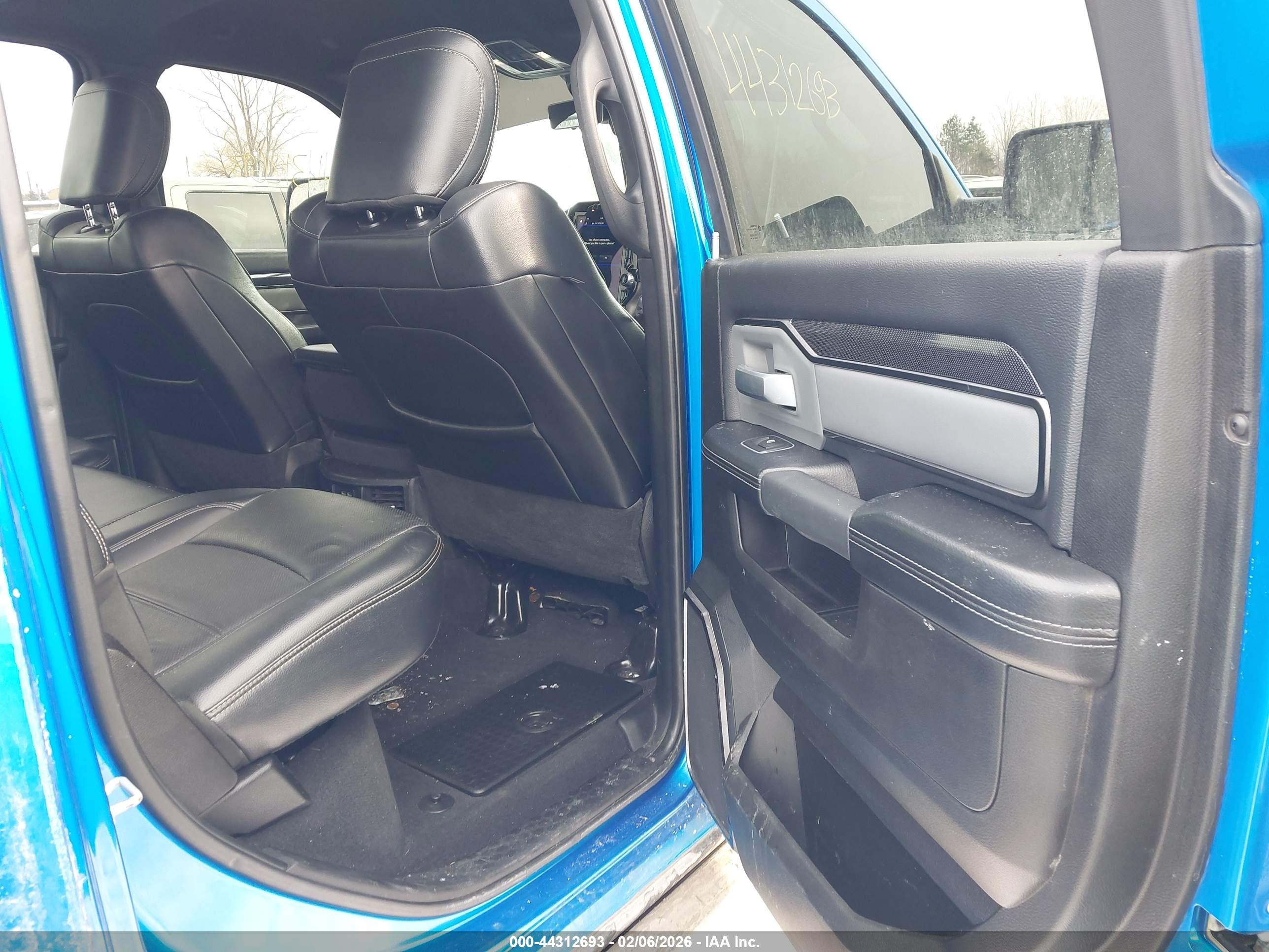 RAM 2500 image 8