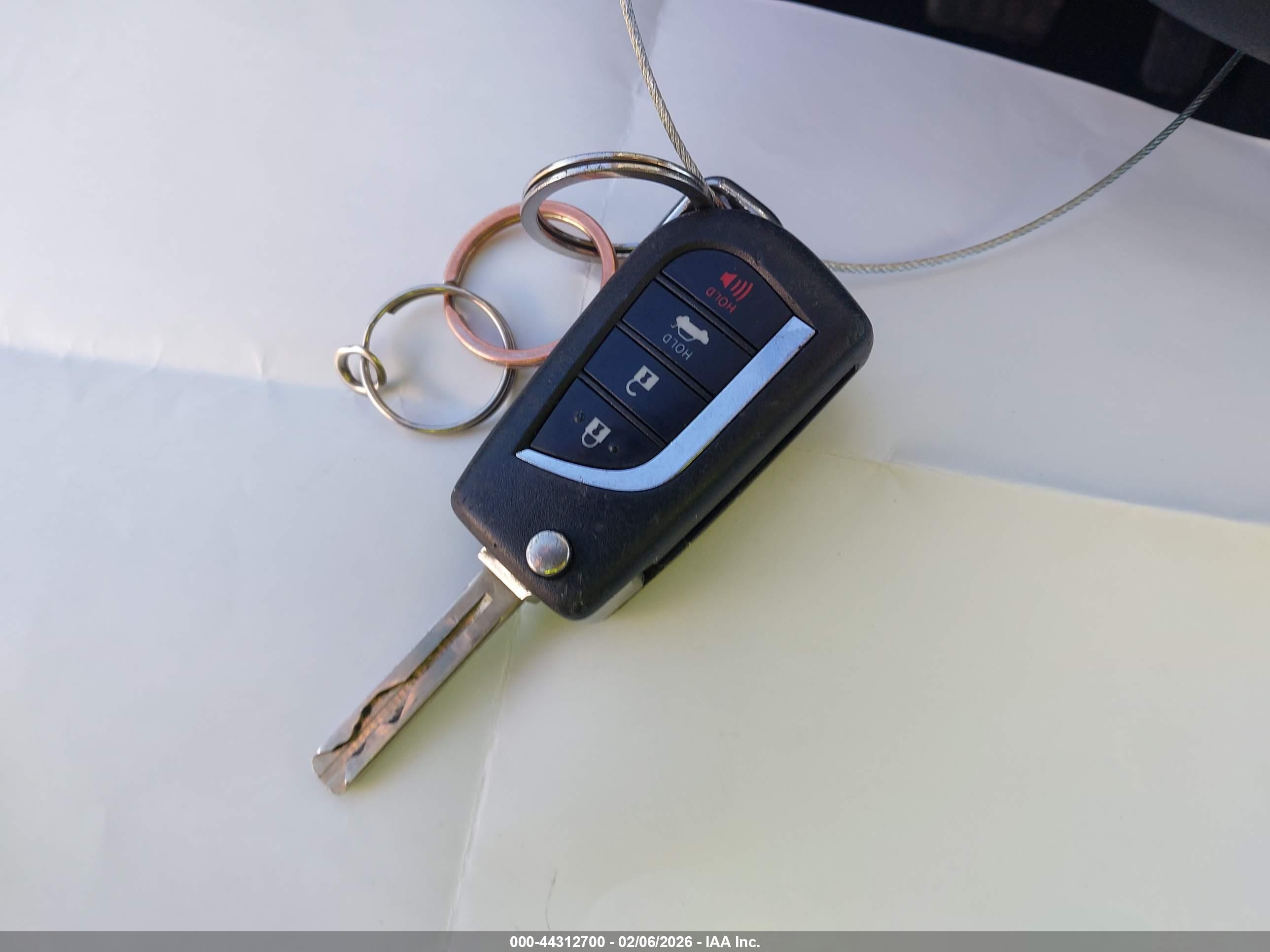 TOYOTA COROLLA image 11