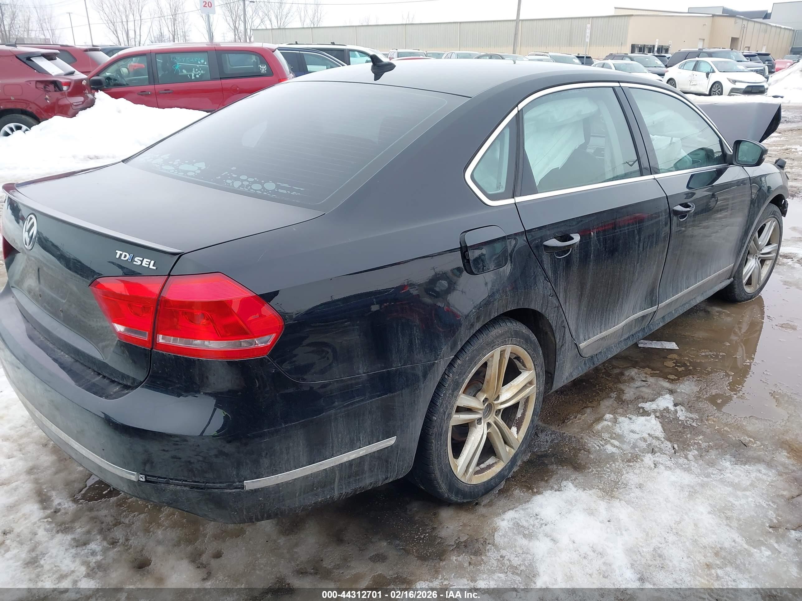 VOLKSWAGEN PASSAT image 4