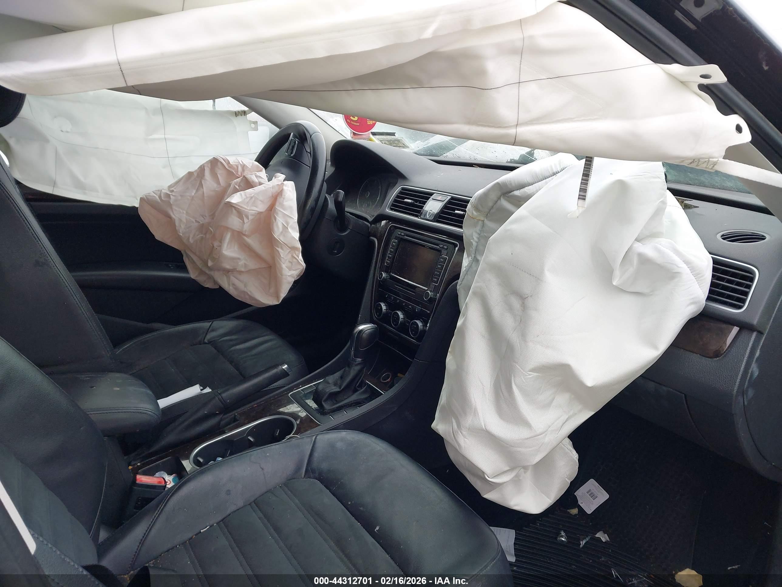 VOLKSWAGEN PASSAT image 5