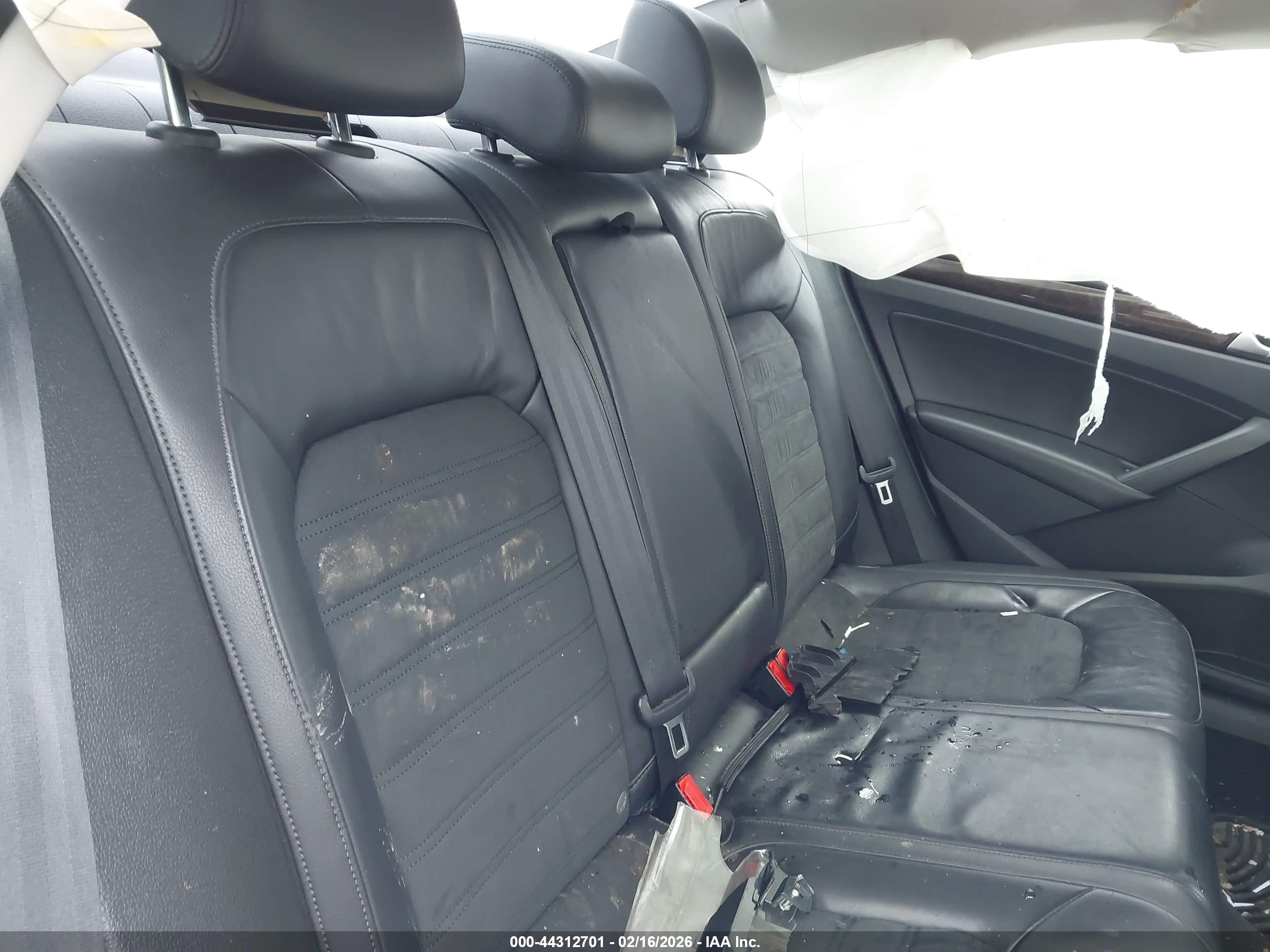 VOLKSWAGEN PASSAT image 8