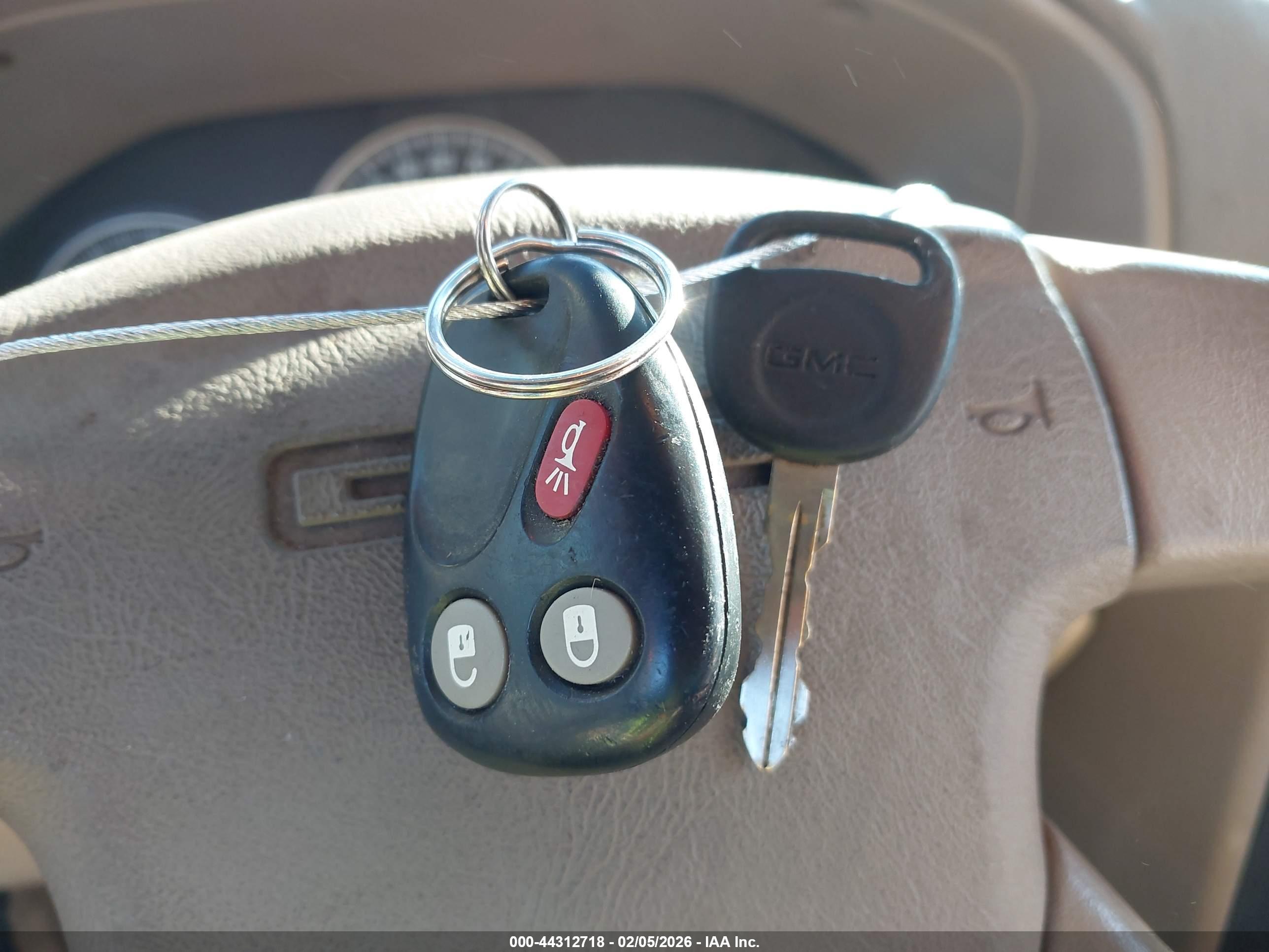 GMC ENVOY image 11