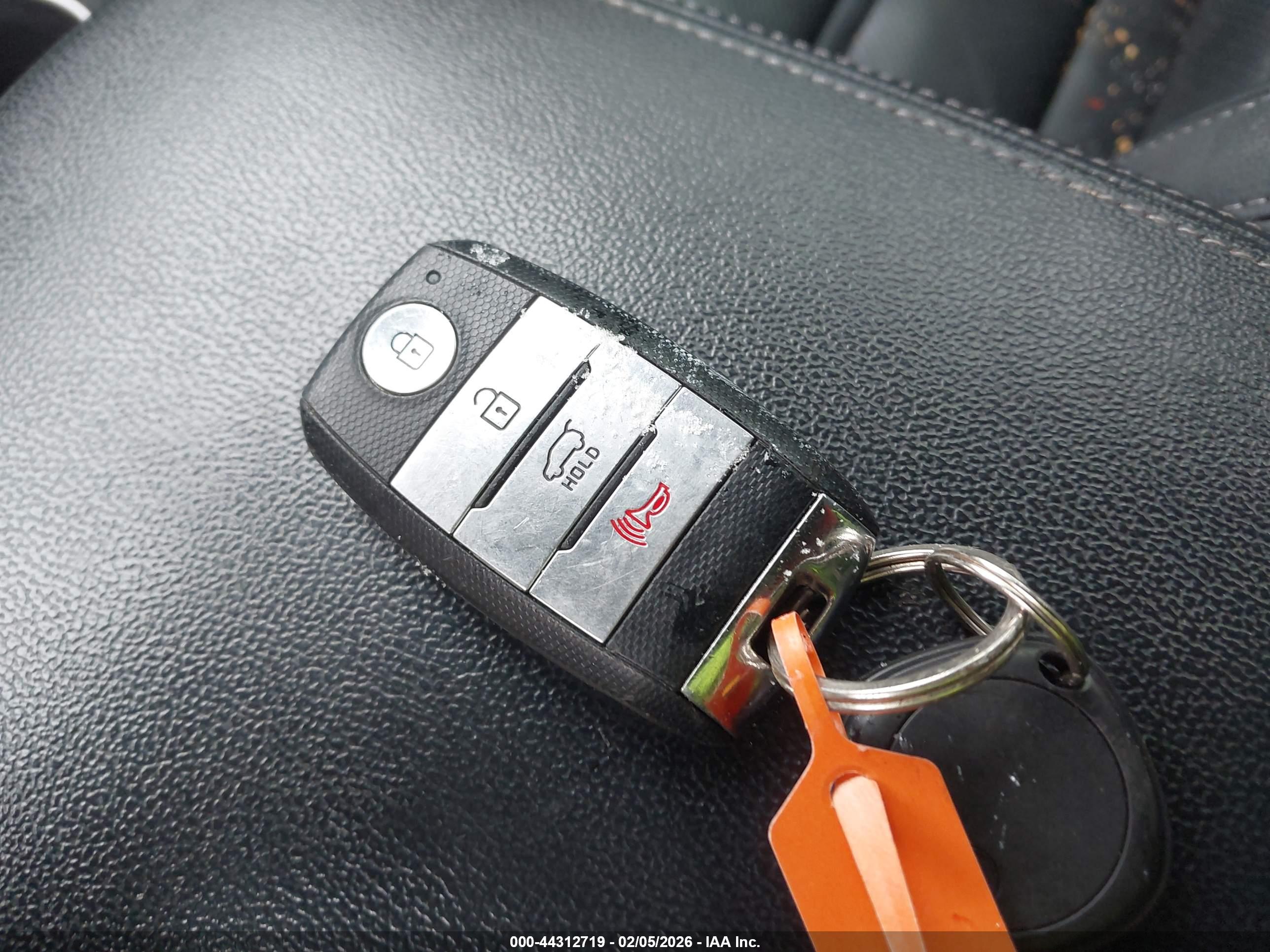 KIA SORENTO image 11