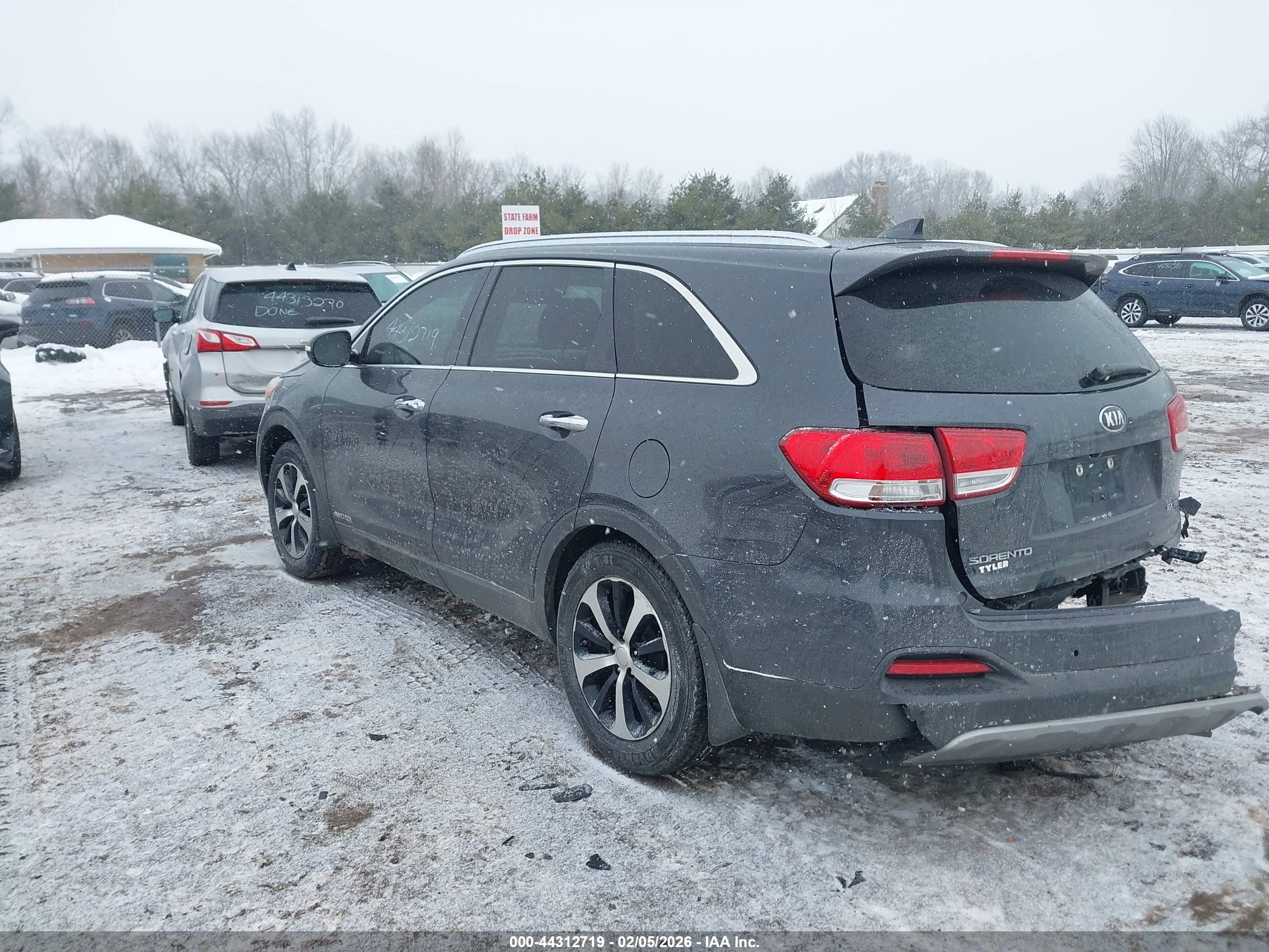 KIA SORENTO image 3