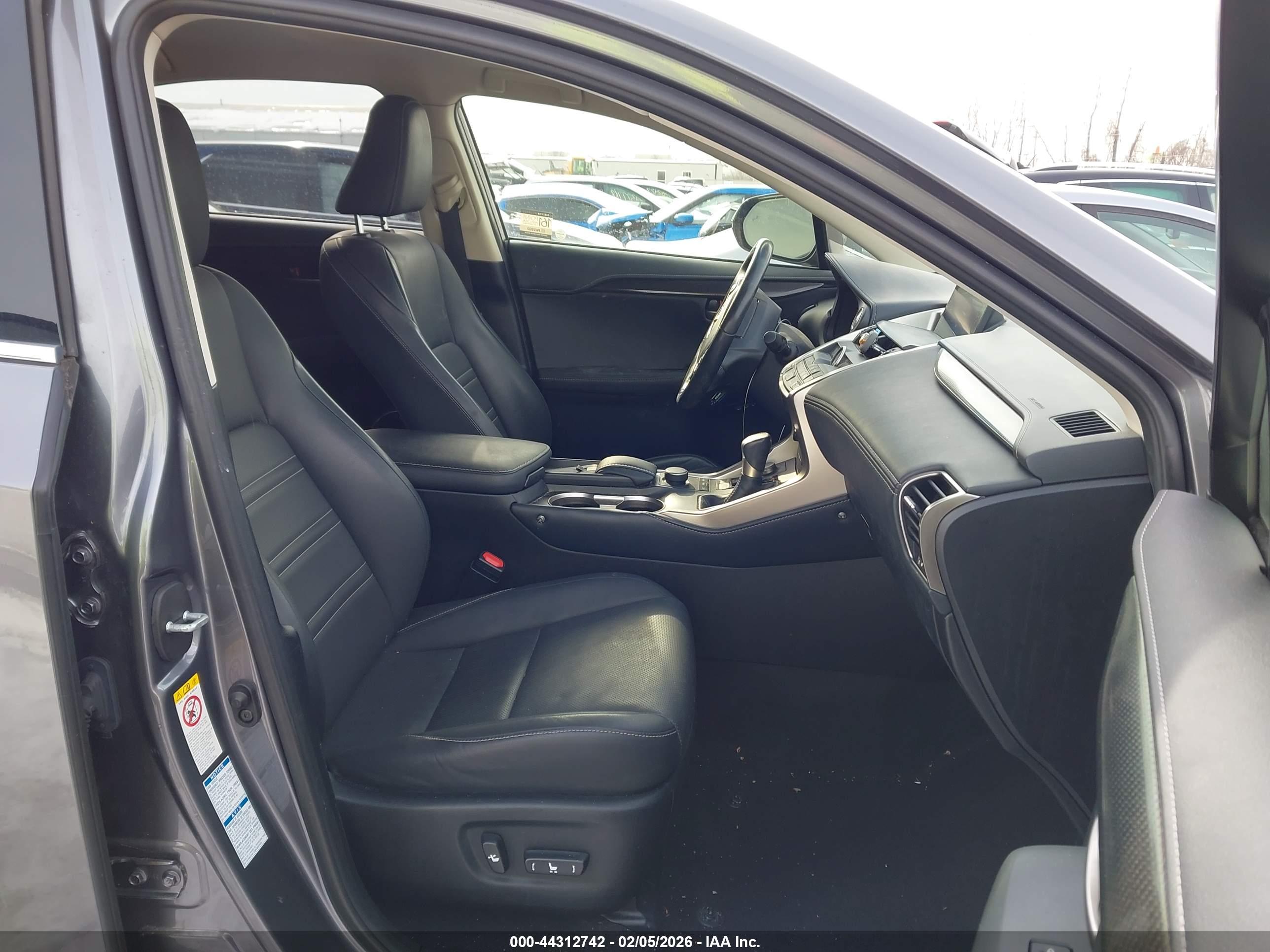 LEXUS NX image 5