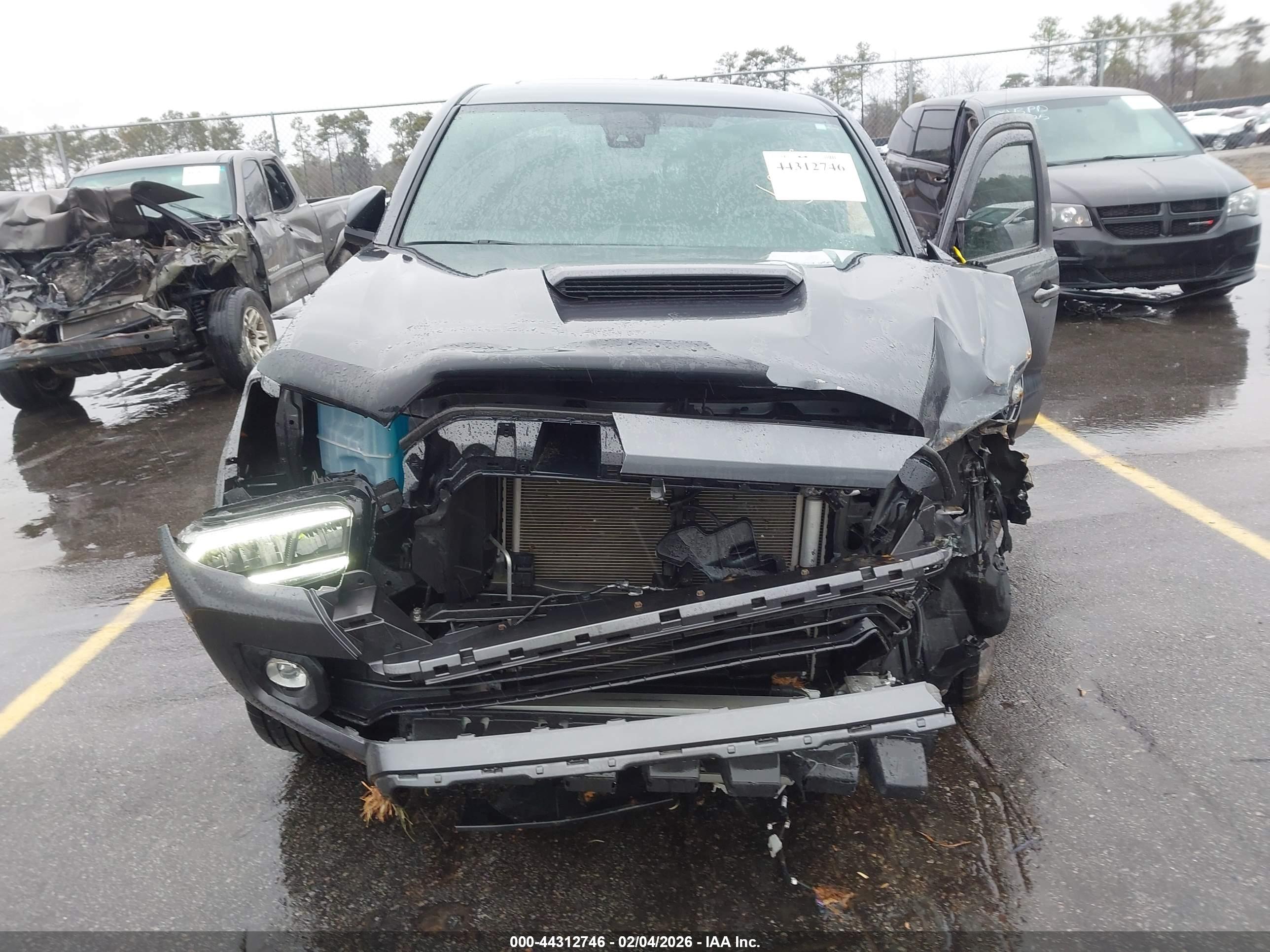 TOYOTA TACOMA image 6