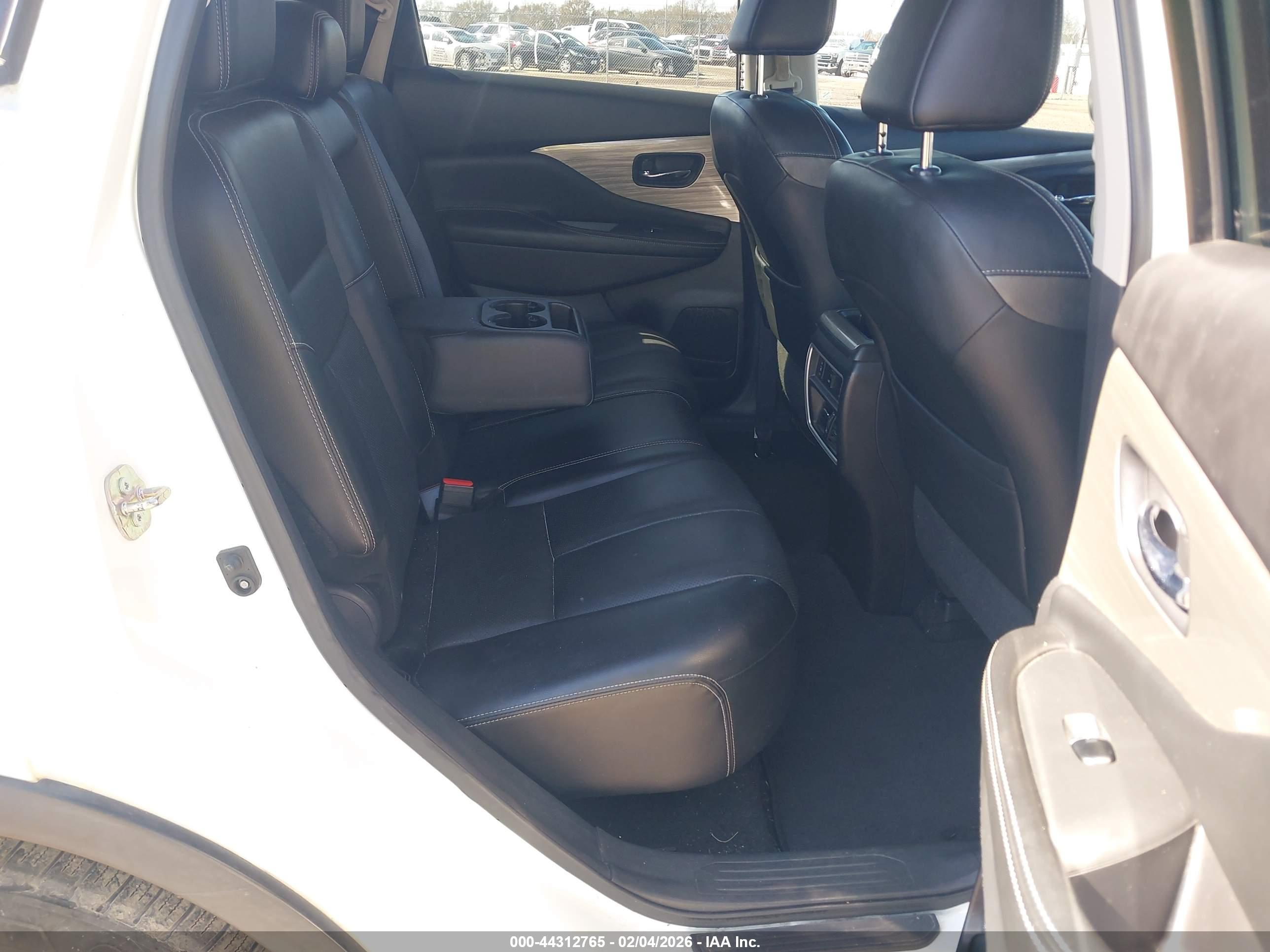NISSAN MURANO image 8