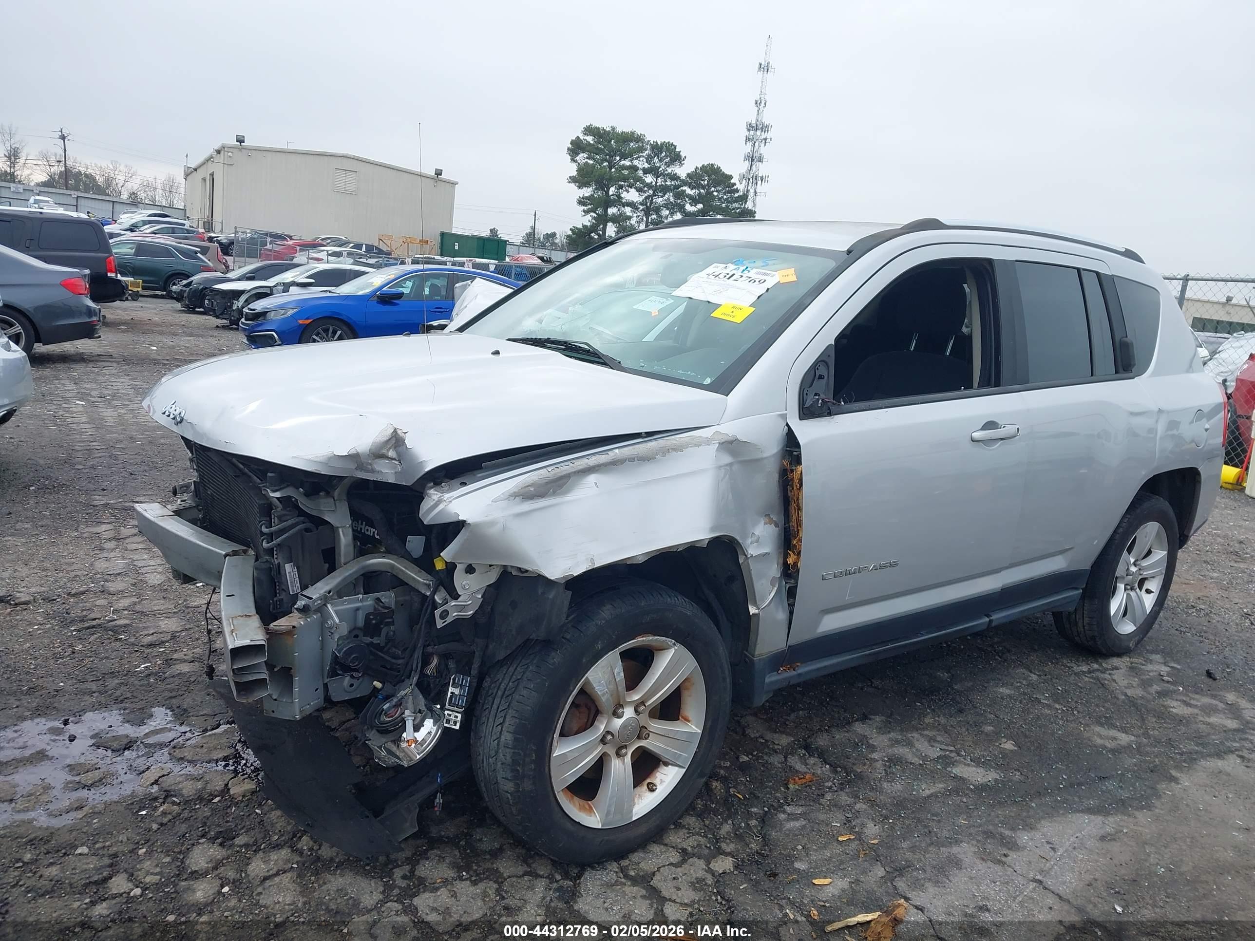 JEEP COMPASS image 2
