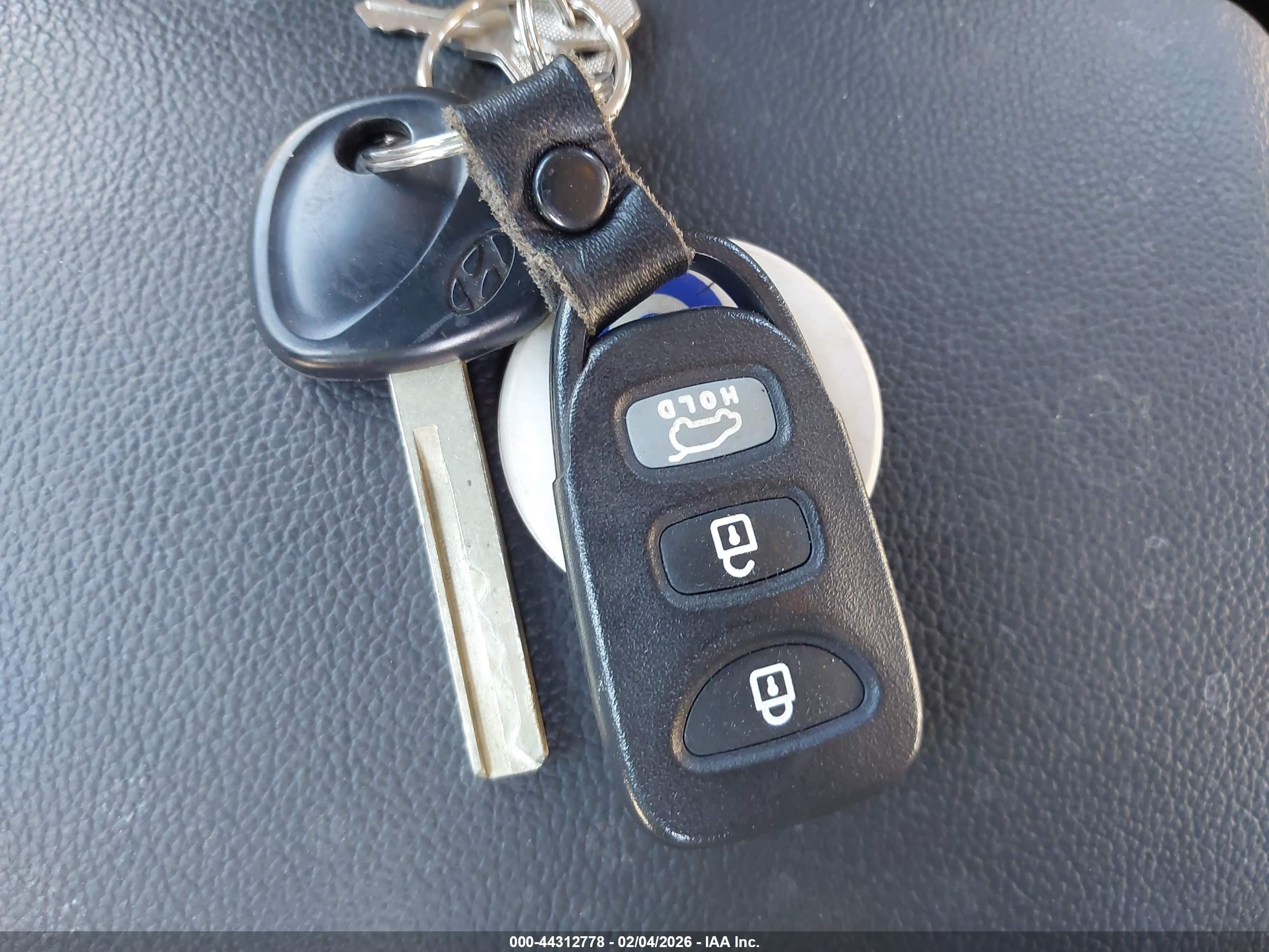 HYUNDAI ELANTRA image 11