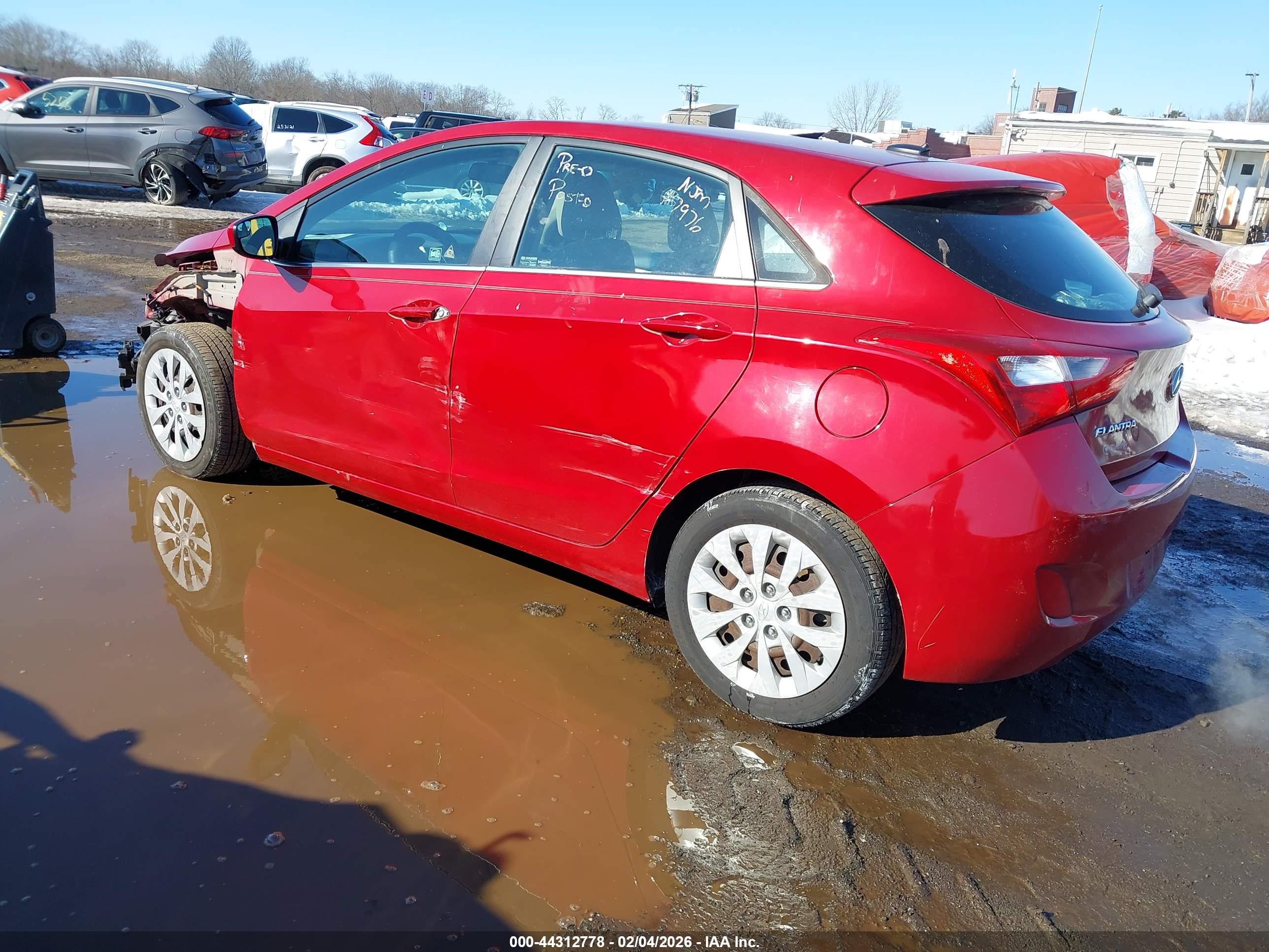 HYUNDAI ELANTRA image 3