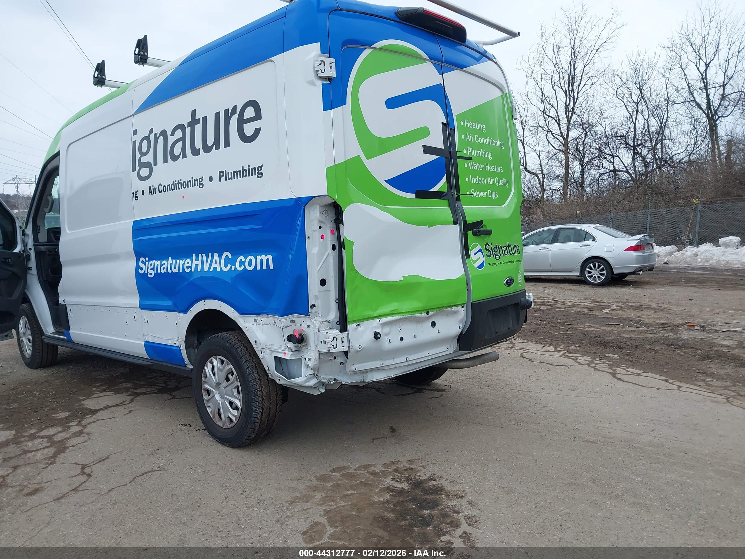 FORD TRANSIT-250 image 6