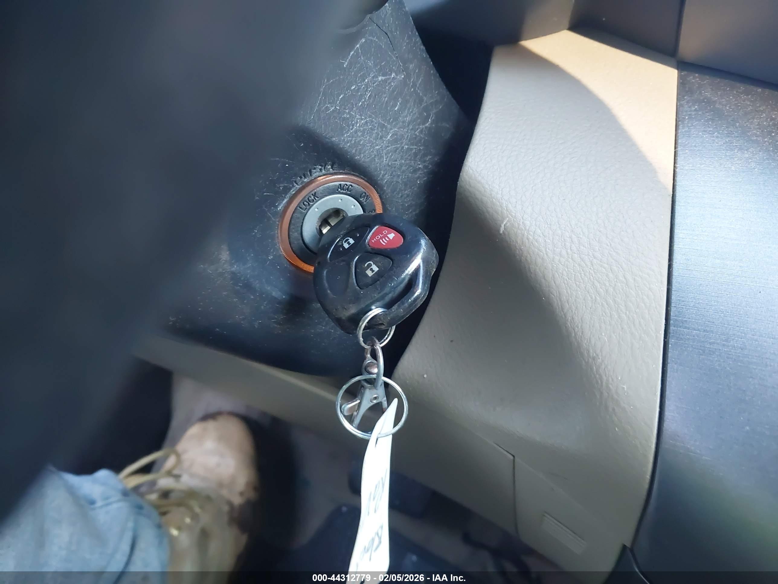 TOYOTA RAV4 image 11