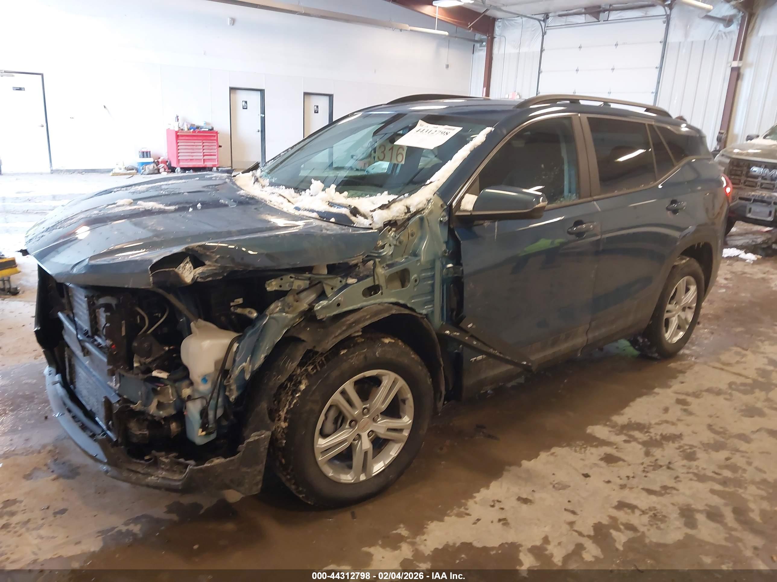 GMC TERRAIN image 2