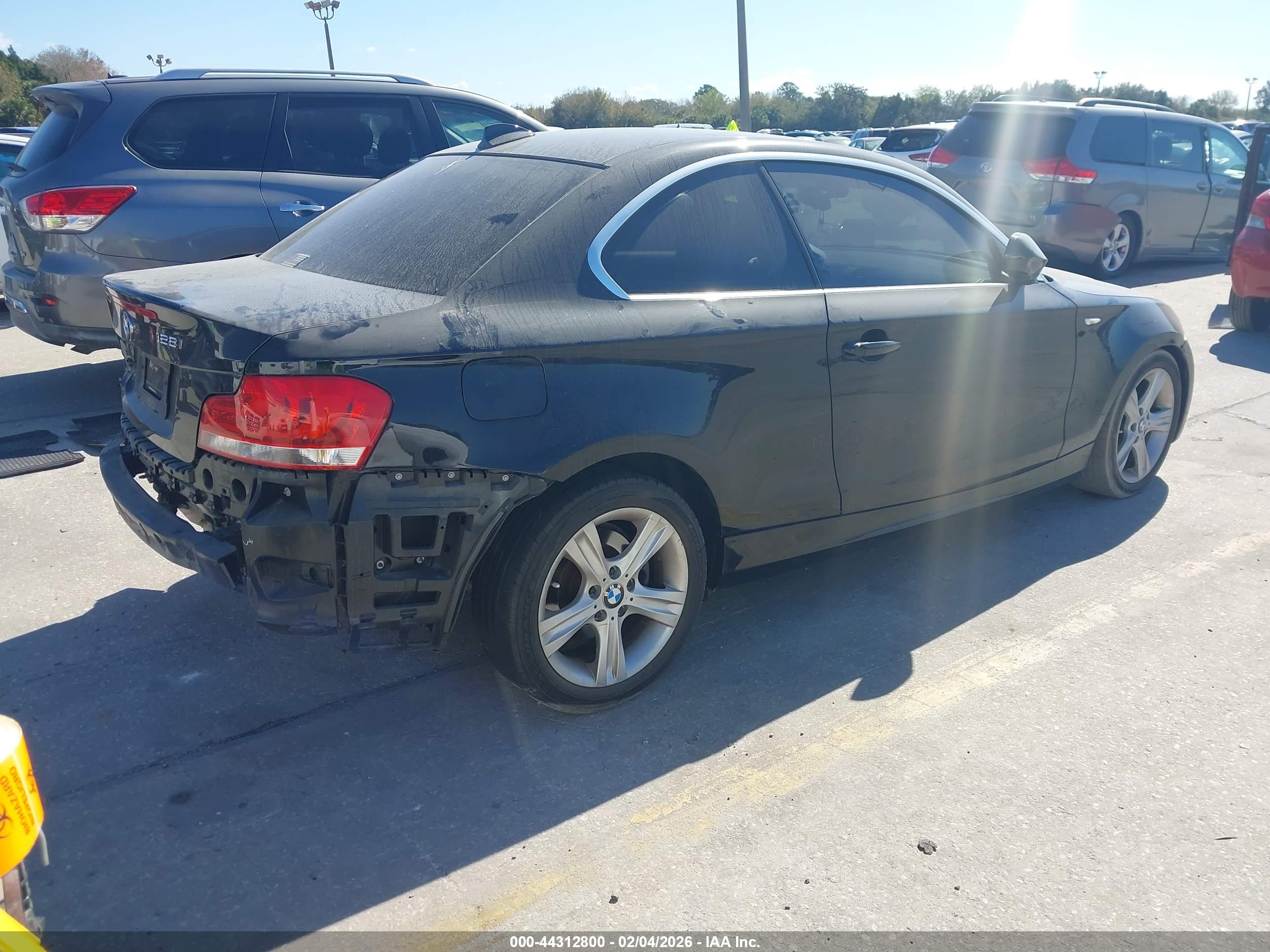 BMW 128I image 4